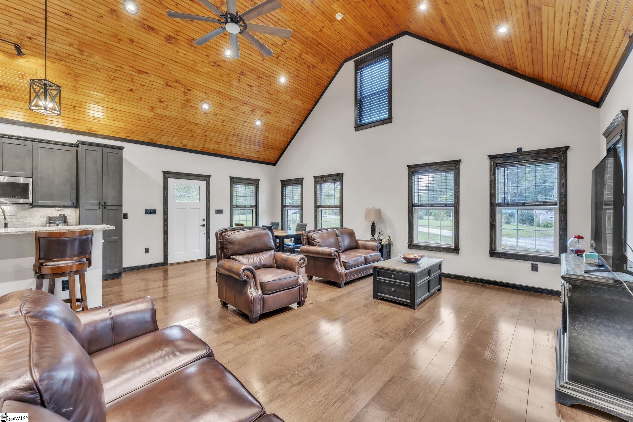160 Hunnicutt Lane Kinards, SC 29355
