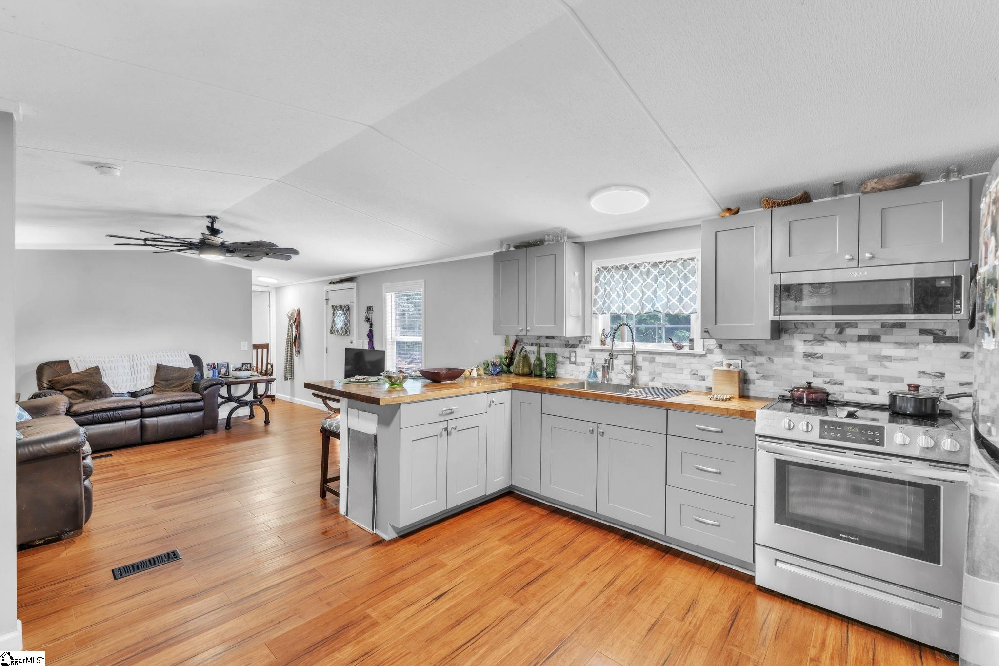 160 Hunnicutt Lane Kinards, SC 29355