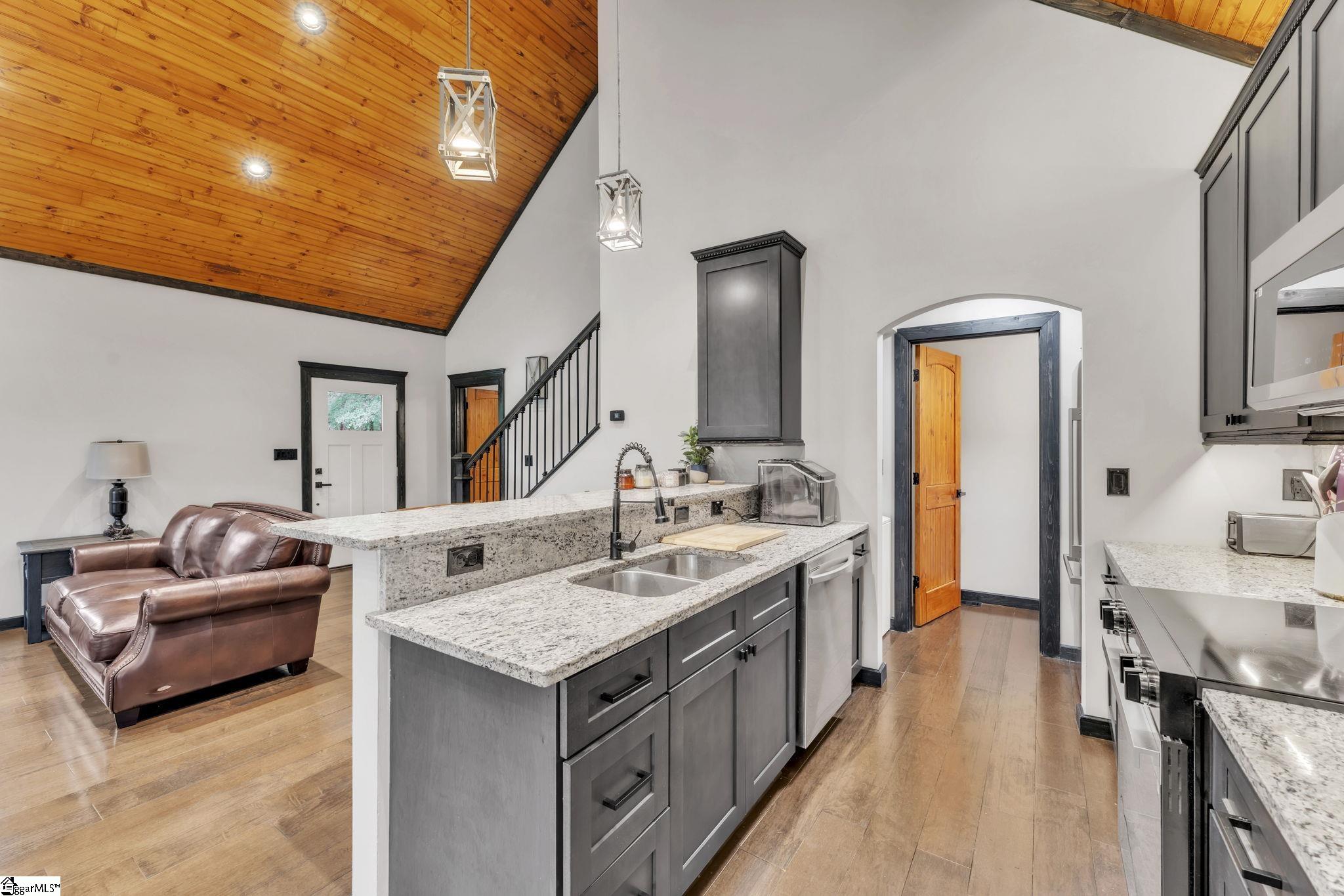 160 Hunnicutt Lane Kinards, SC 29355