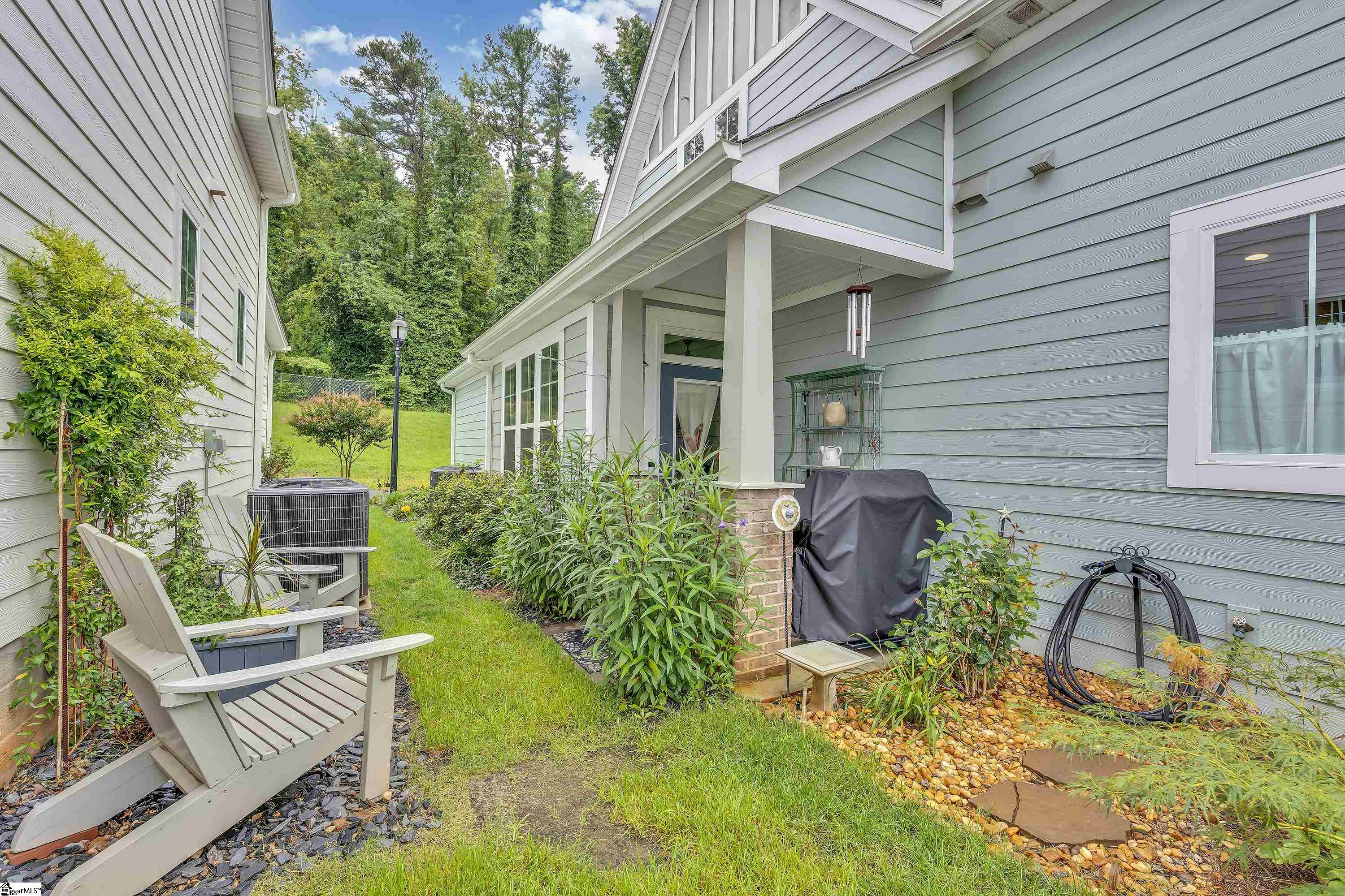 18 Cottage Knoll Circle Greenville, SC 29609
