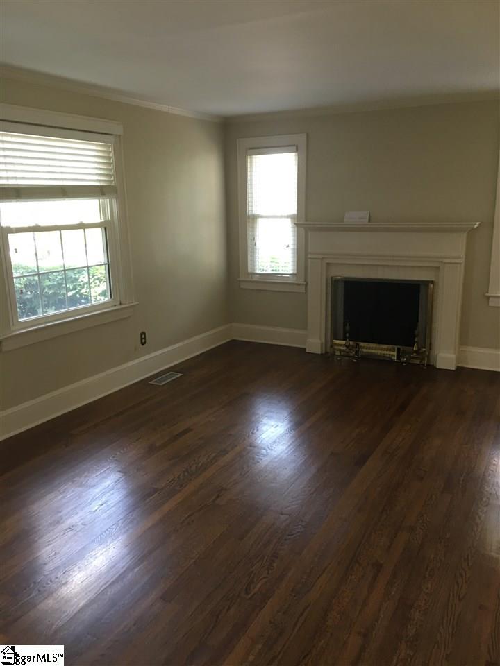 9 E Mountain View Avenue Greenville, SC 29609