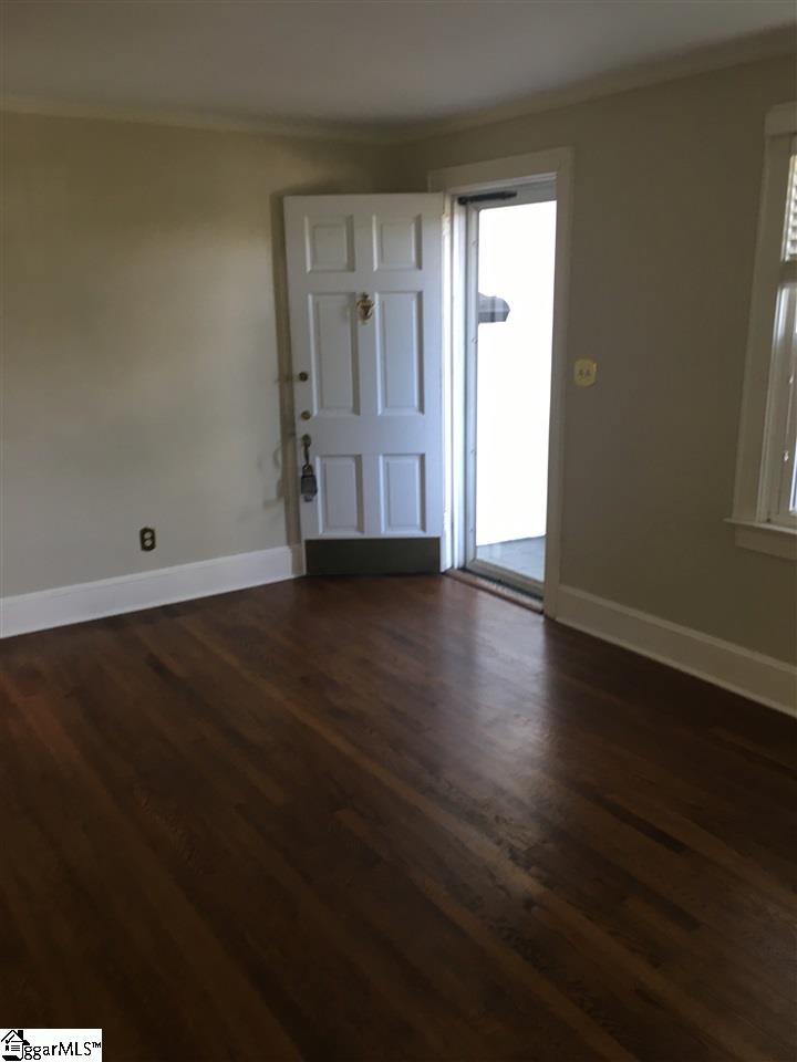 9 E Mountain View Avenue Greenville, SC 29609