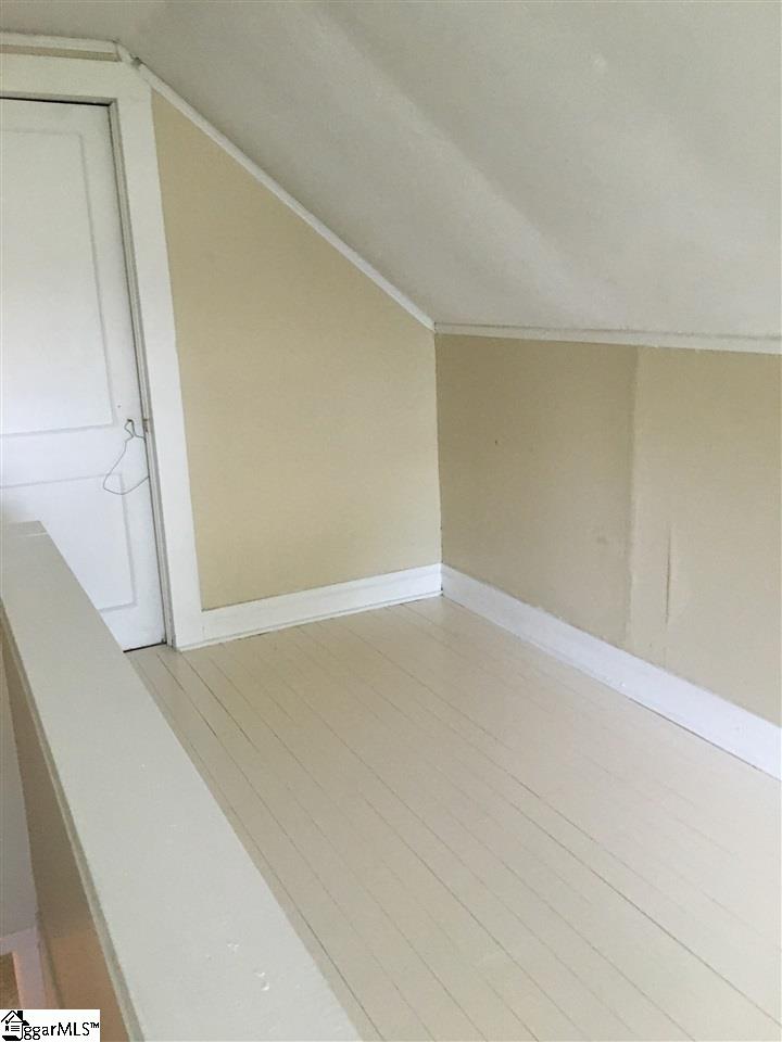 9 E Mountain View Avenue Greenville, SC 29609