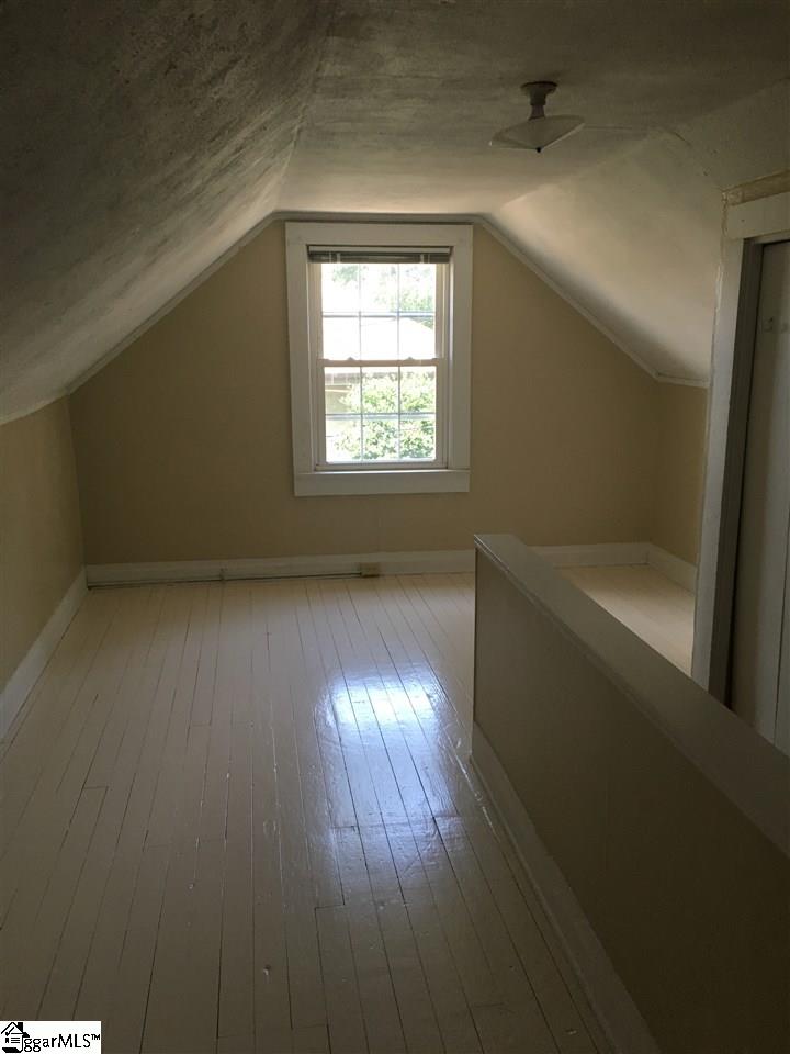 9 E Mountain View Avenue Greenville, SC 29609
