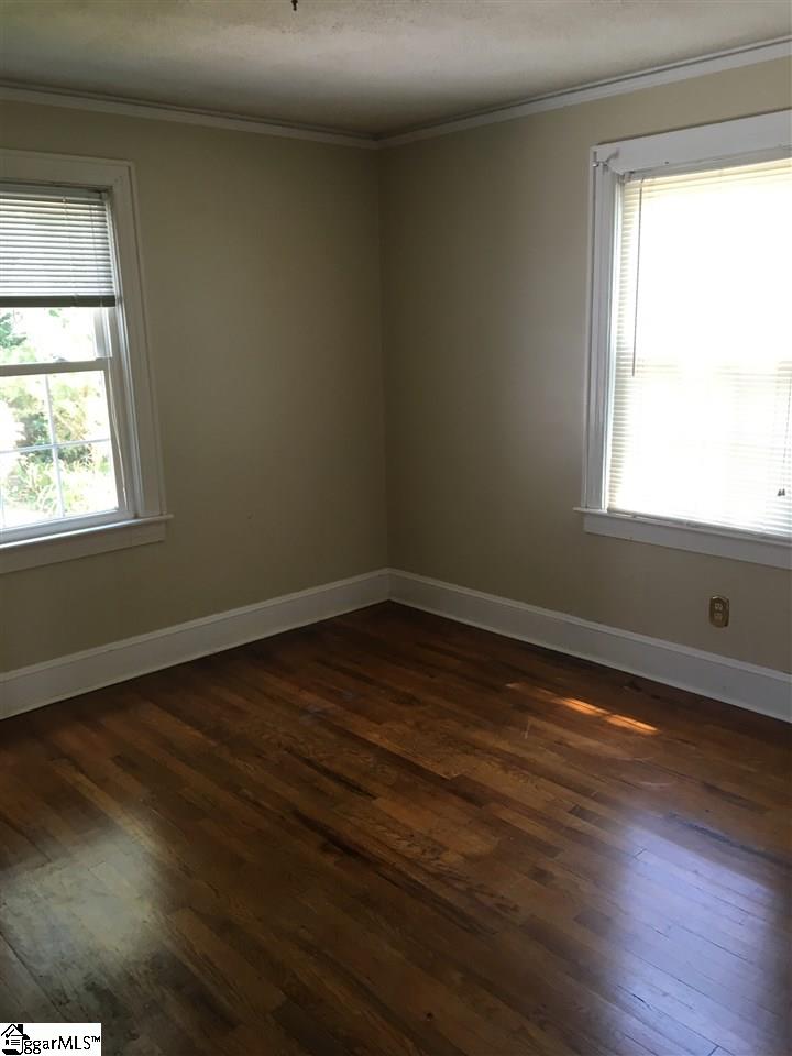 9 E Mountain View Avenue Greenville, SC 29609