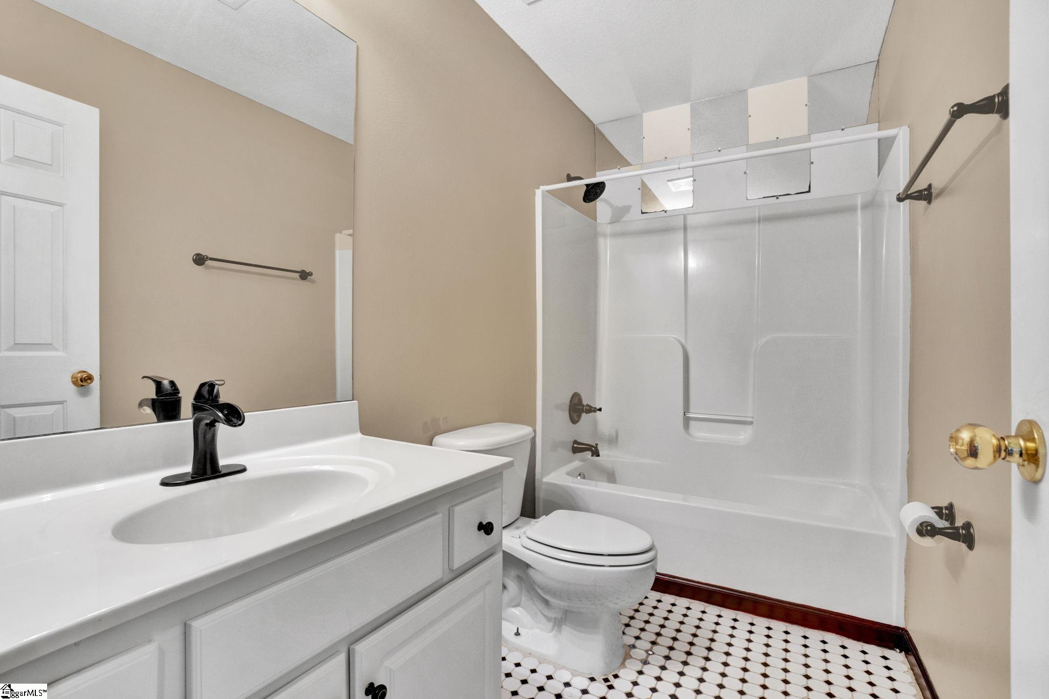 8 Kingscreek Drive Greer, SC 29650