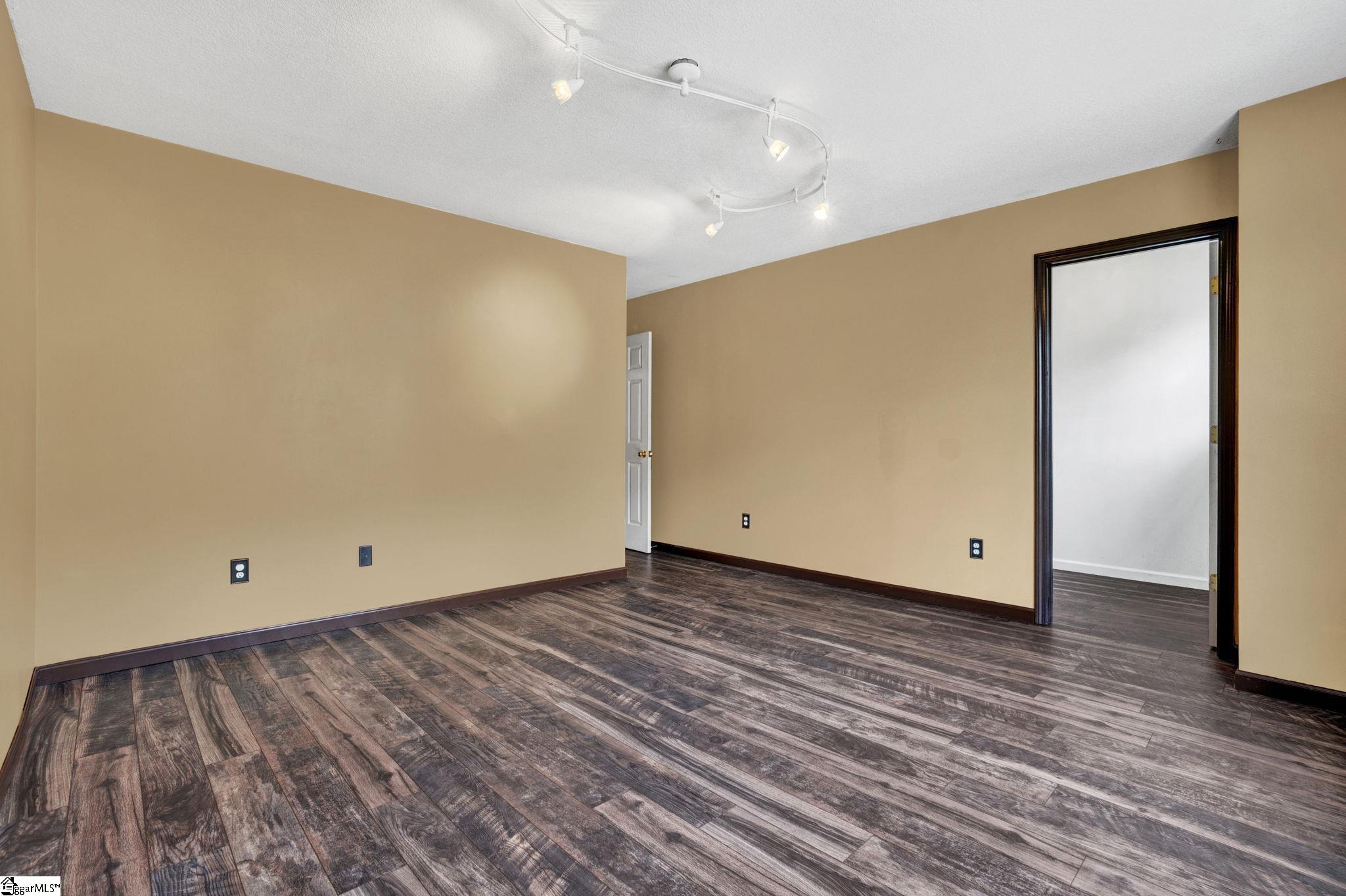 8 Kingscreek Drive Greer, SC 29650