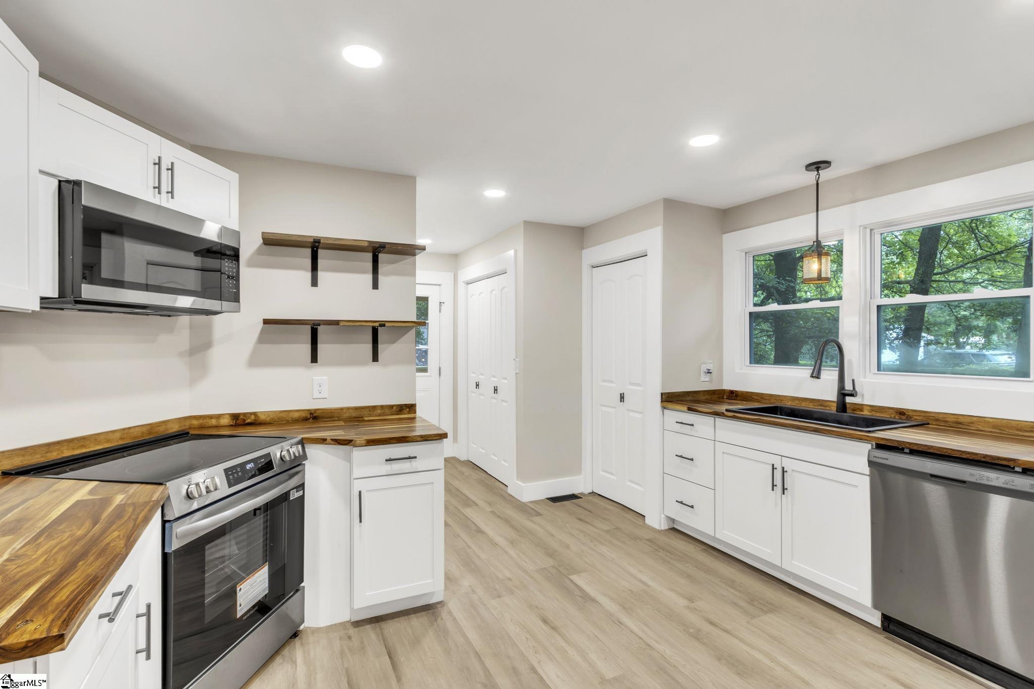 203 Brockman Avenue Greenville, SC 29609
