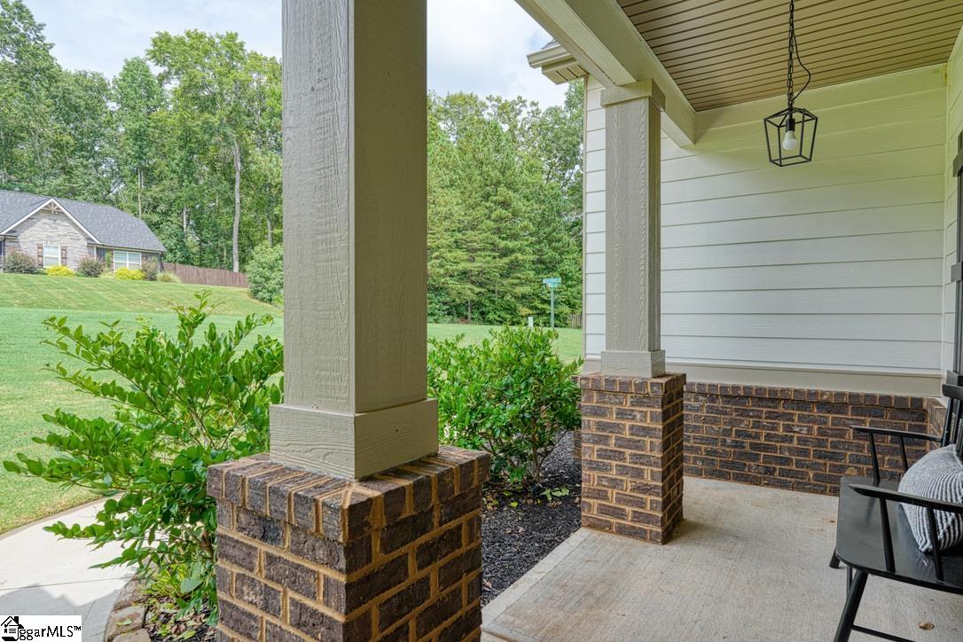 379 Lawtonwood Lane Roebuck, SC 29376