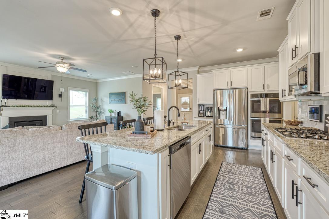 379 Lawtonwood Lane Roebuck, SC 29376