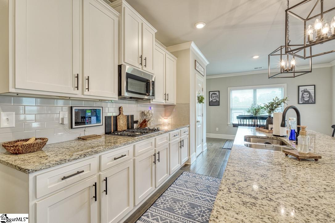 379 Lawtonwood Lane Roebuck, SC 29376