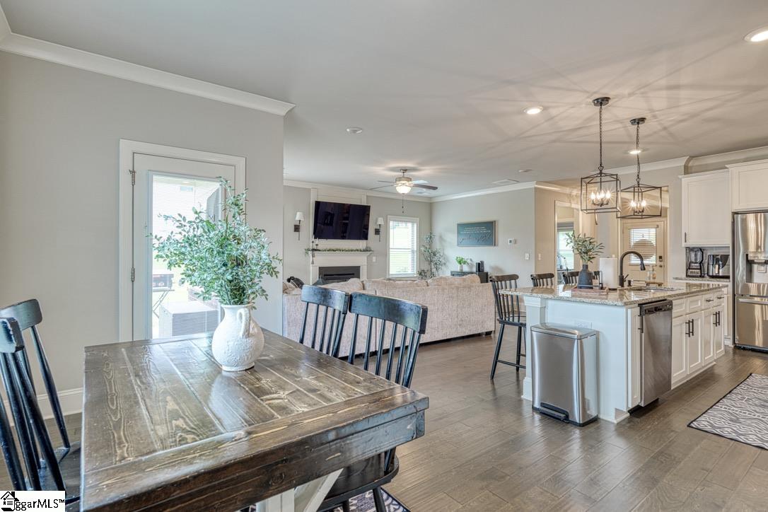 379 Lawtonwood Lane Roebuck, SC 29376
