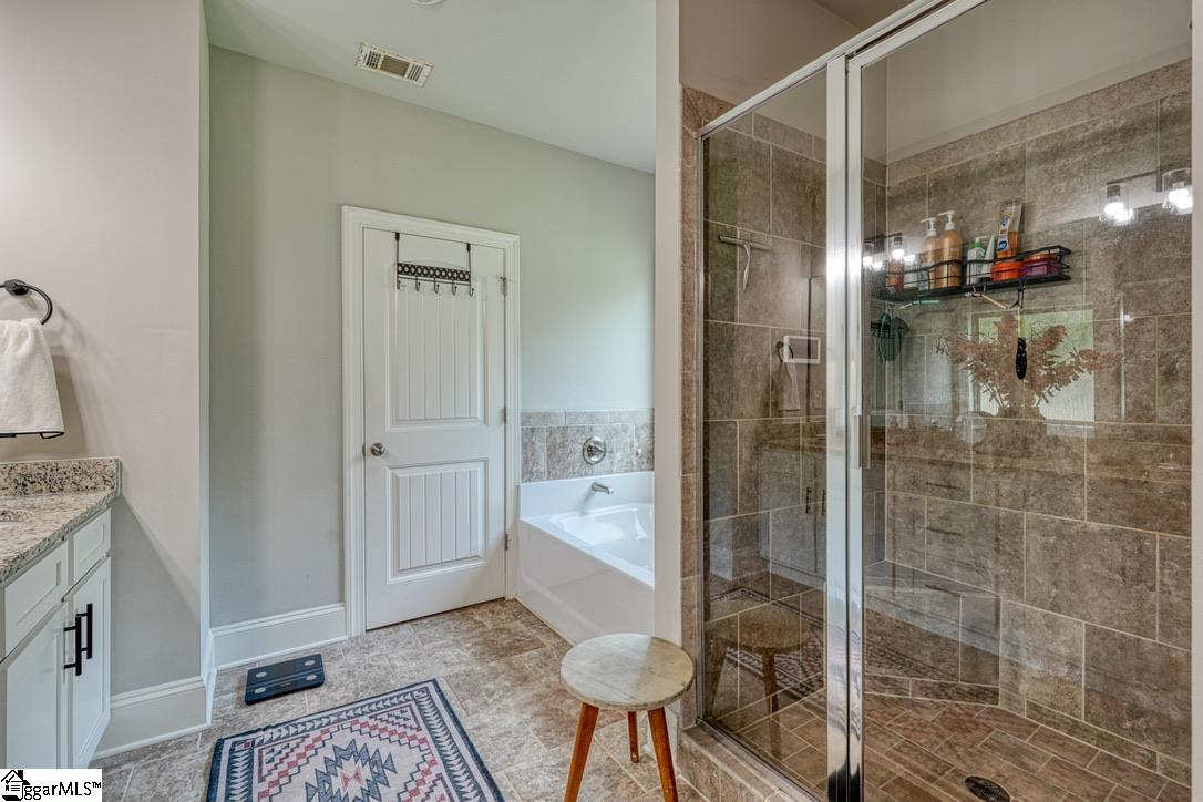 379 Lawtonwood Lane Roebuck, SC 29376