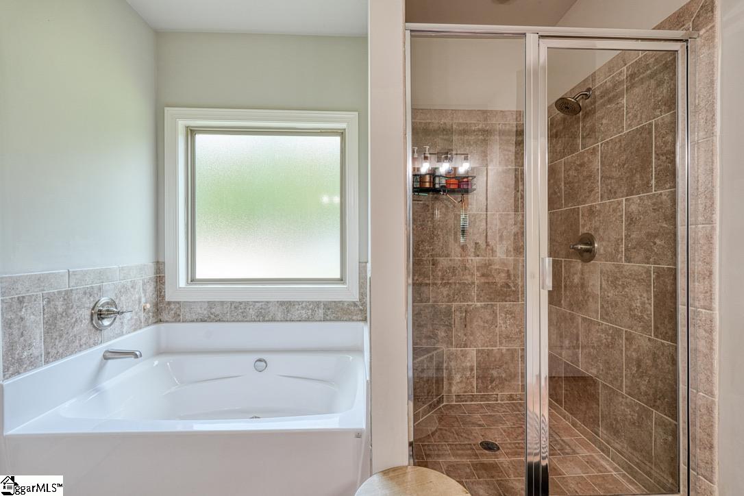 379 Lawtonwood Lane Roebuck, SC 29376