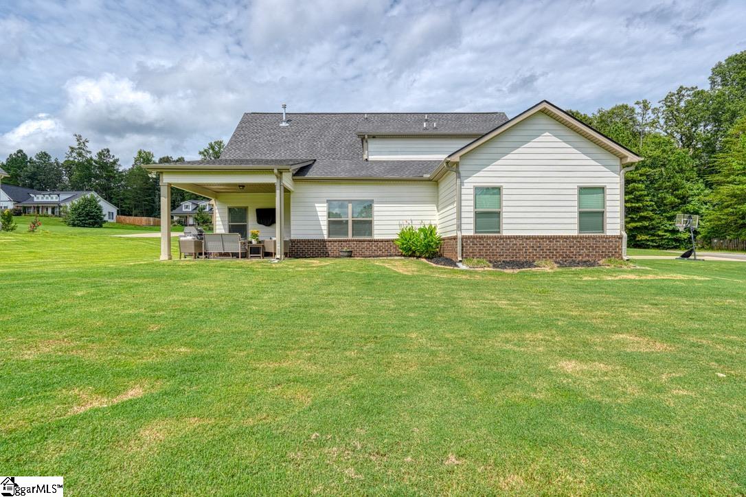 379 Lawtonwood Lane Roebuck, SC 29376