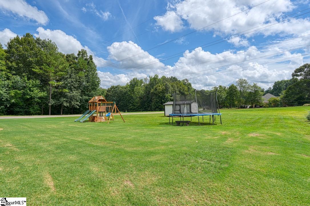379 Lawtonwood Lane Roebuck, SC 29376