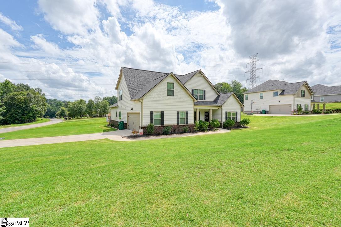 379 Lawtonwood Lane Roebuck, SC 29376