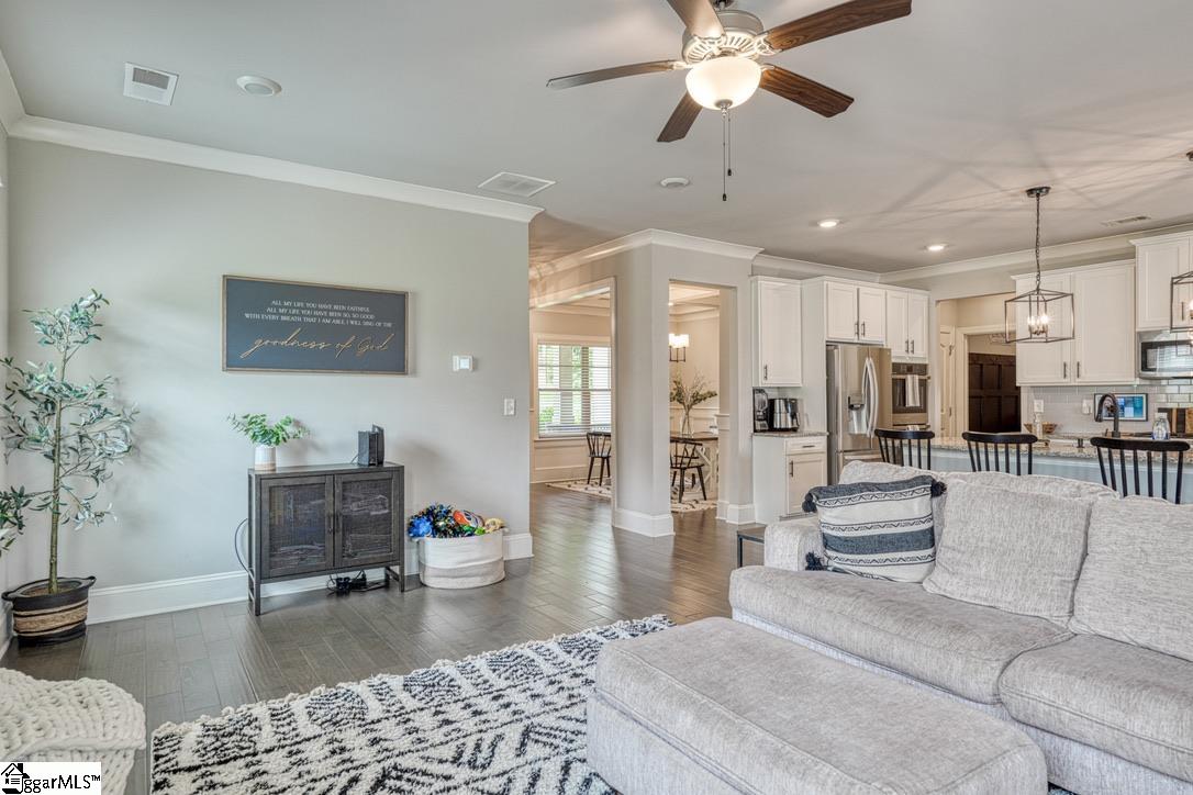 379 Lawtonwood Lane Roebuck, SC 29376