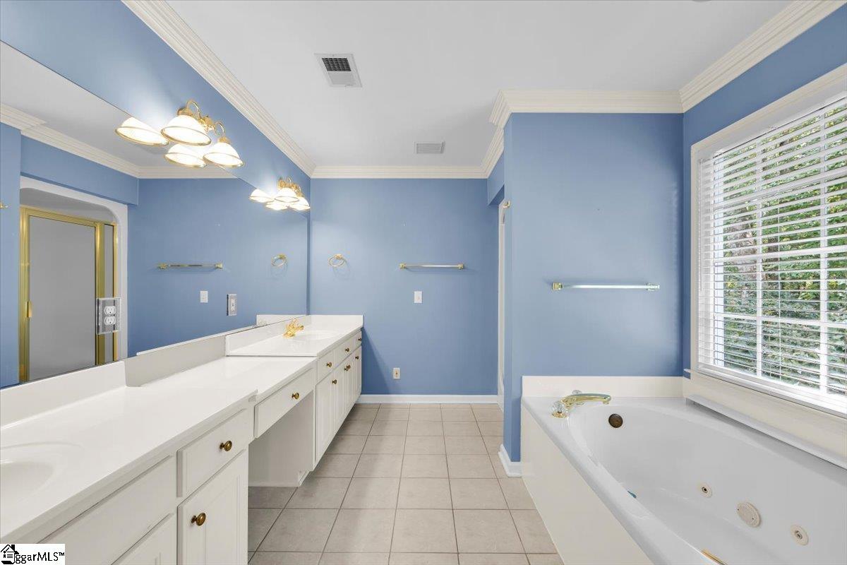 633 Neely Farm Drive Simpsonville, SC 29680