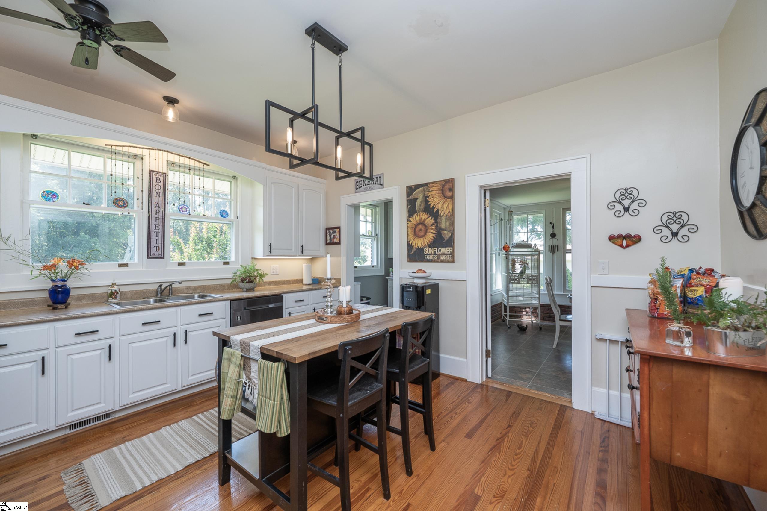 525 Crane Avenue Greenville, SC 29617