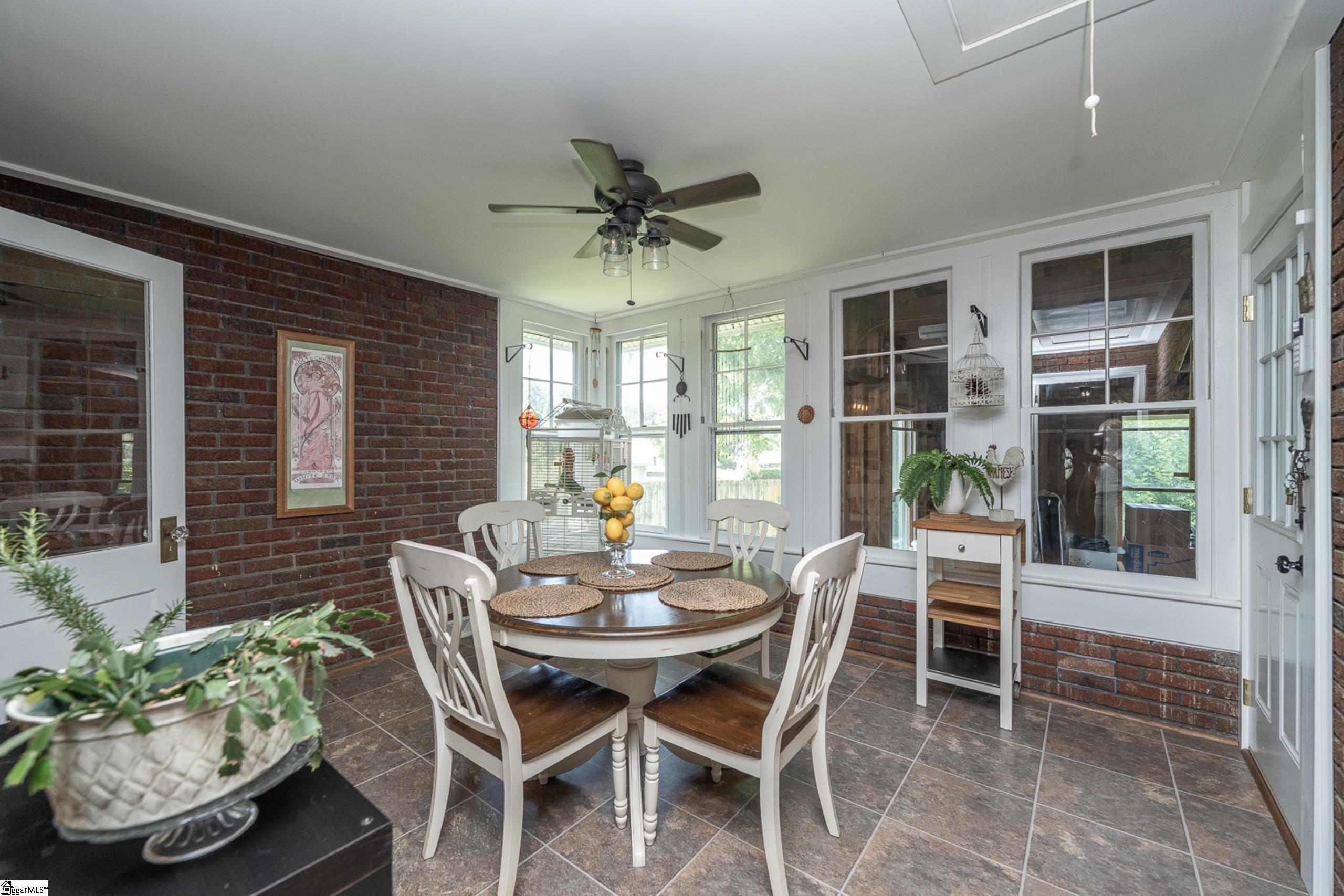 525 Crane Avenue Greenville, SC 29617