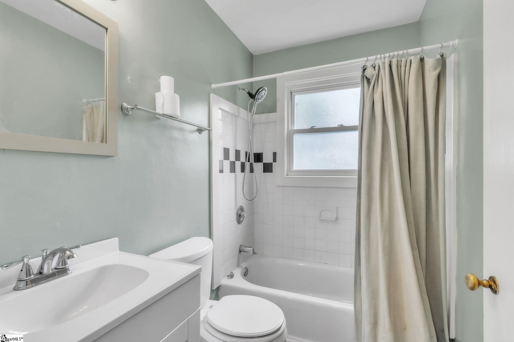 221 McMakin Drive Greenville, SC 29617