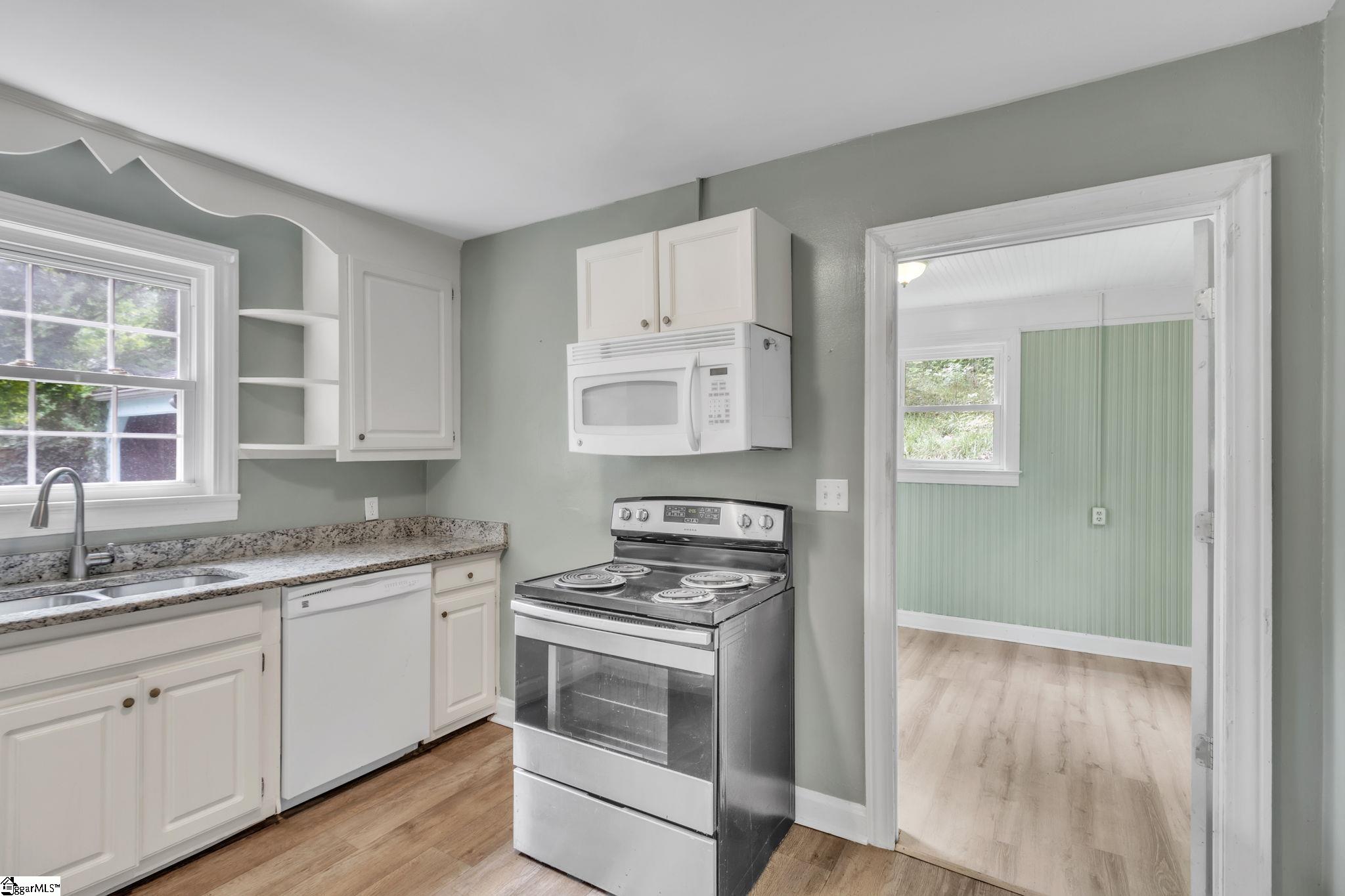 221 McMakin Drive Greenville, SC 29617