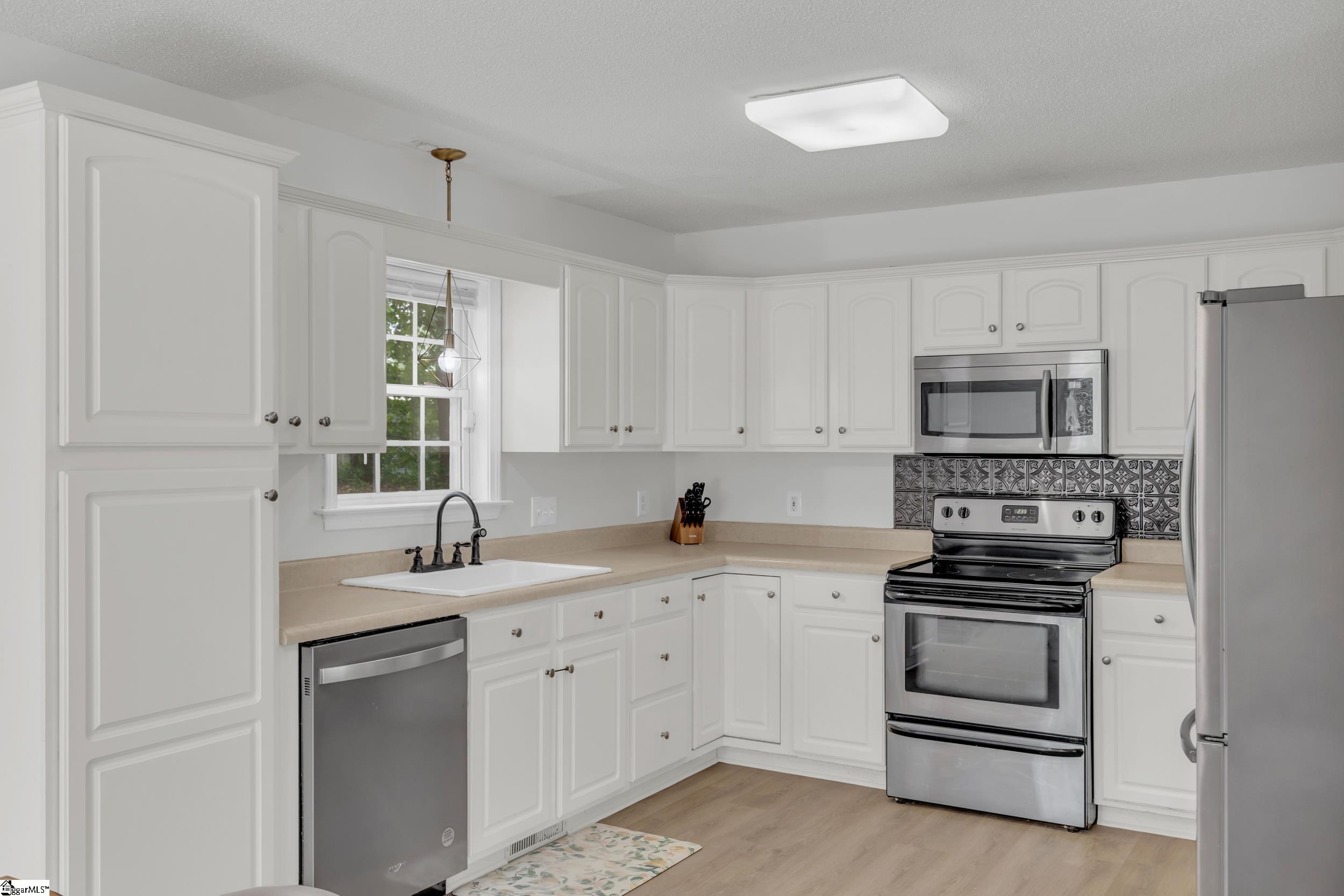 94 Lakeshore Drive Easley, SC 29642
