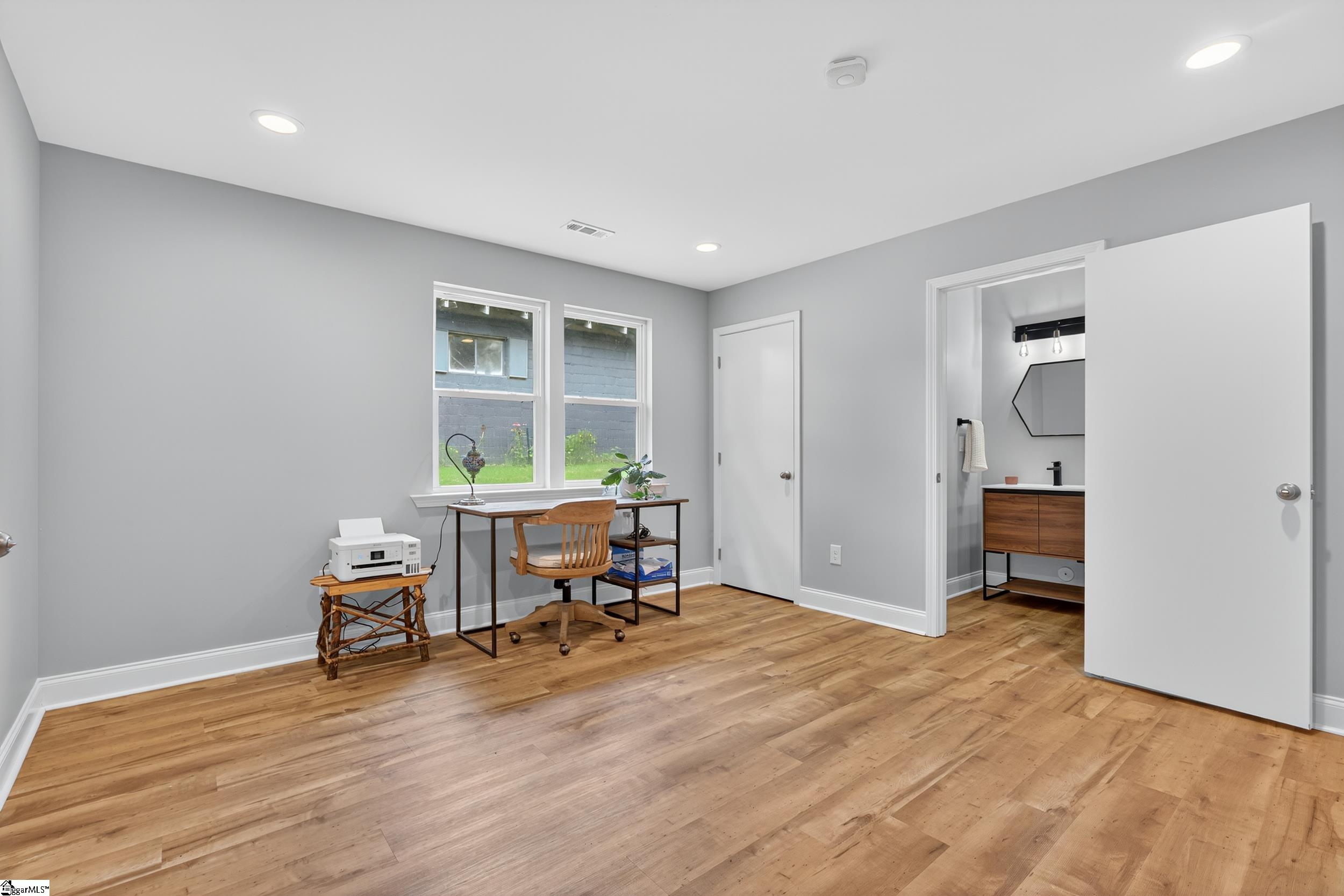219 E Avondale Avenue Greenville, SC 29609