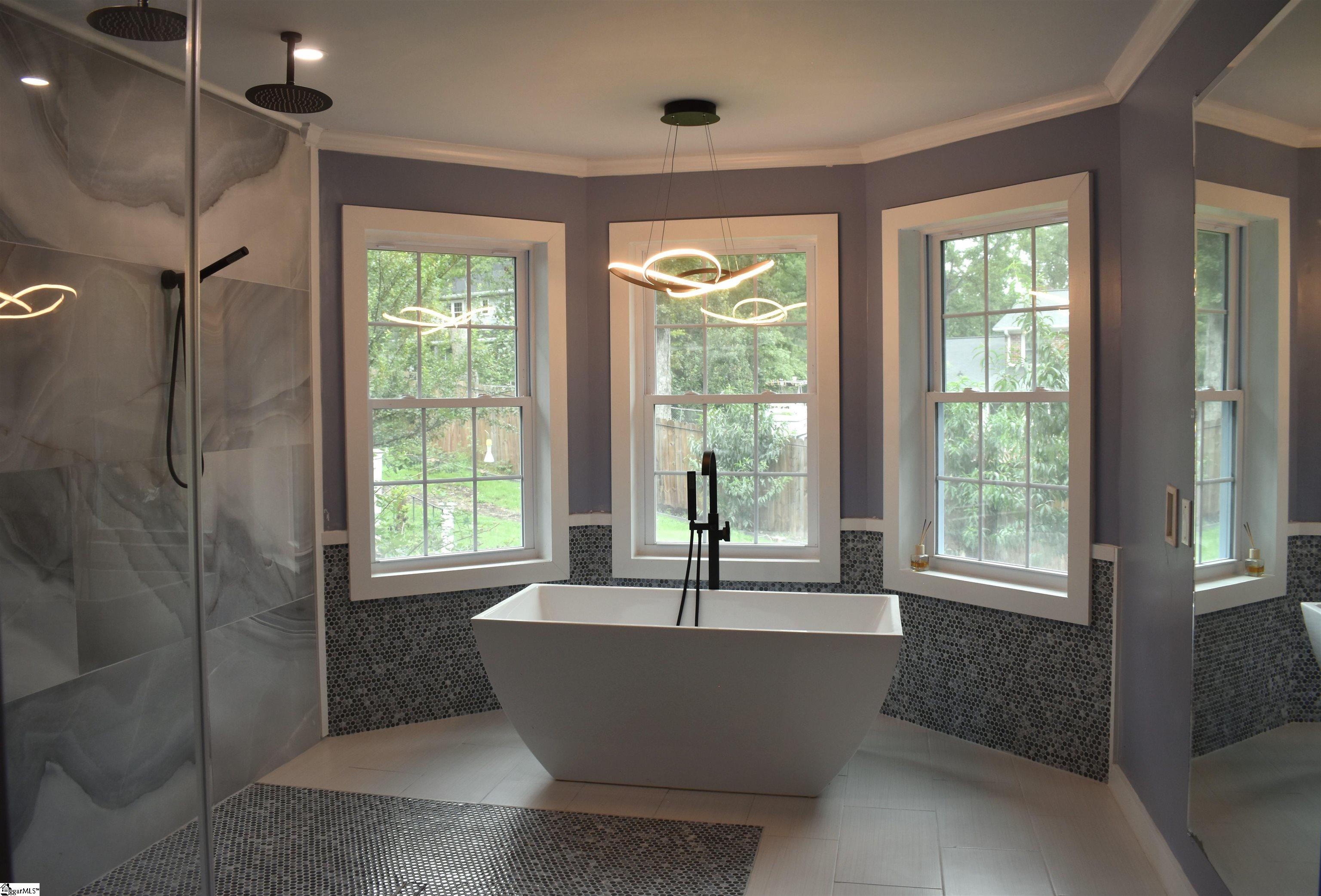 404 Hillpine Drive Simpsonville, SC 29681