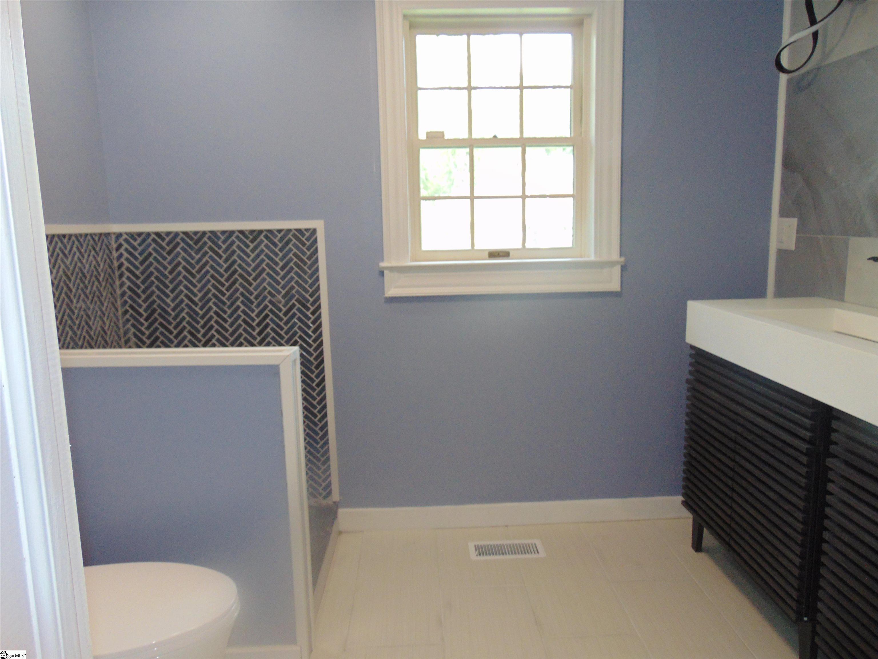 404 Hillpine Drive Simpsonville, SC 29681