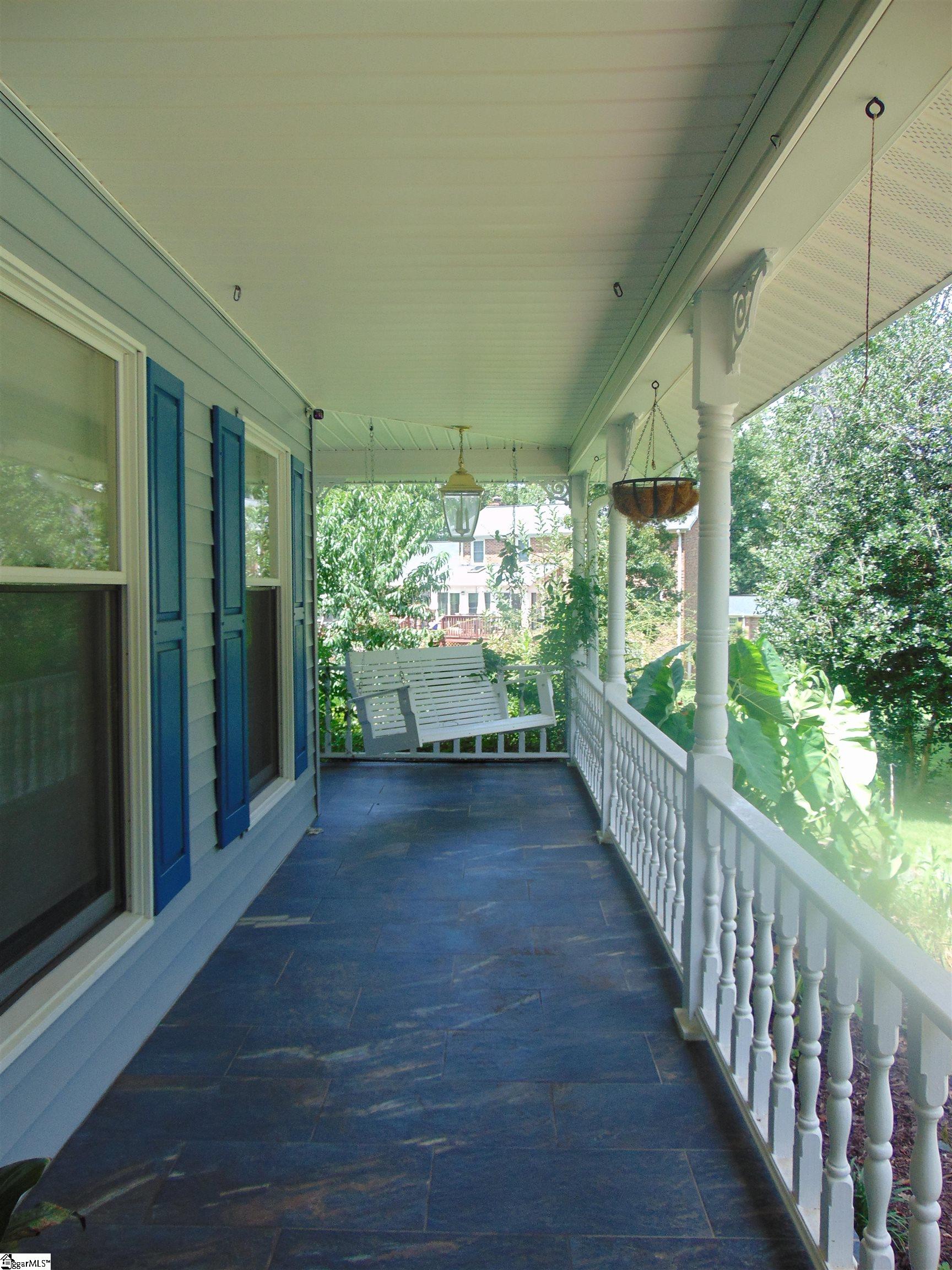 404 Hillpine Drive Simpsonville, SC 29681