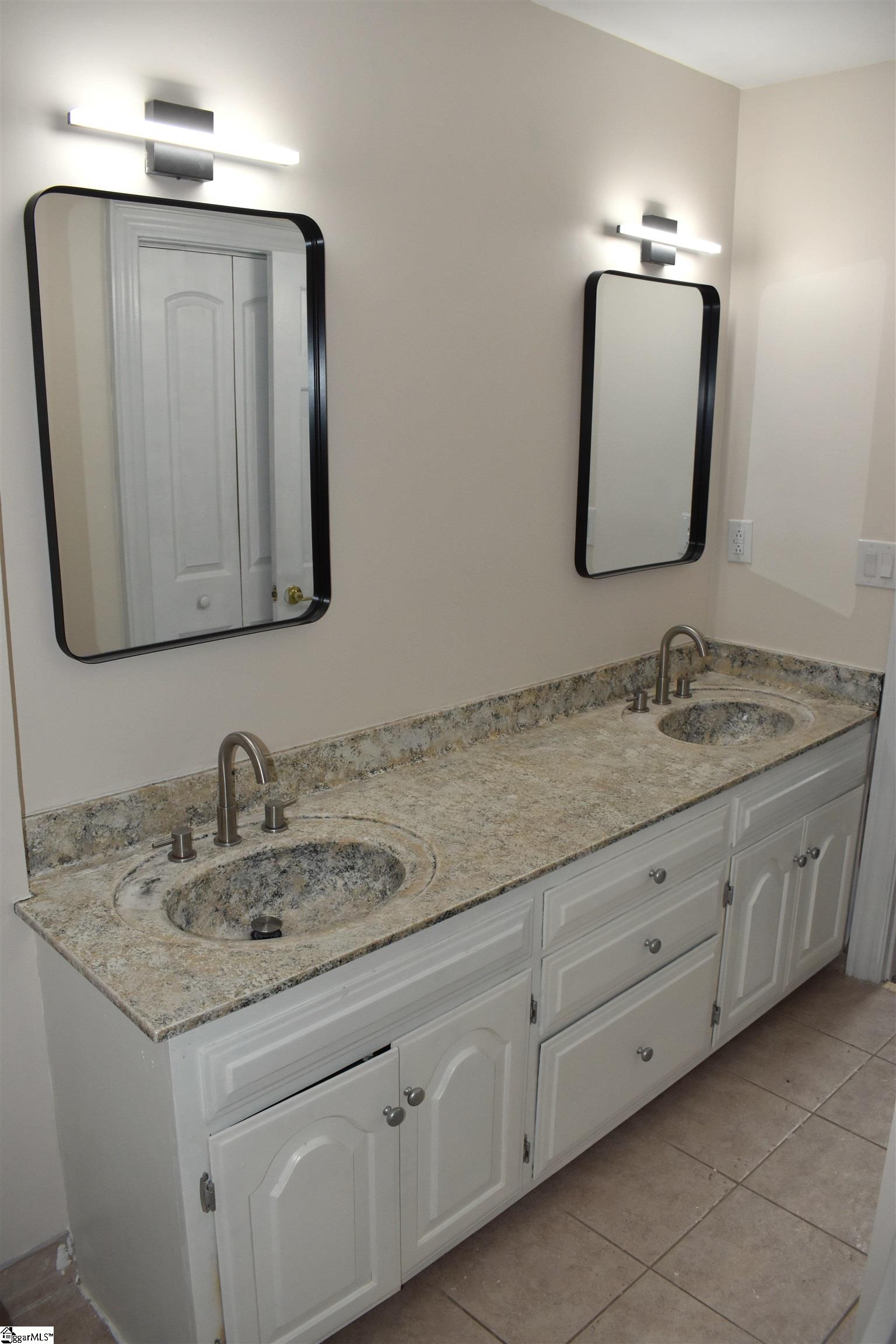 404 Hillpine Drive Simpsonville, SC 29681