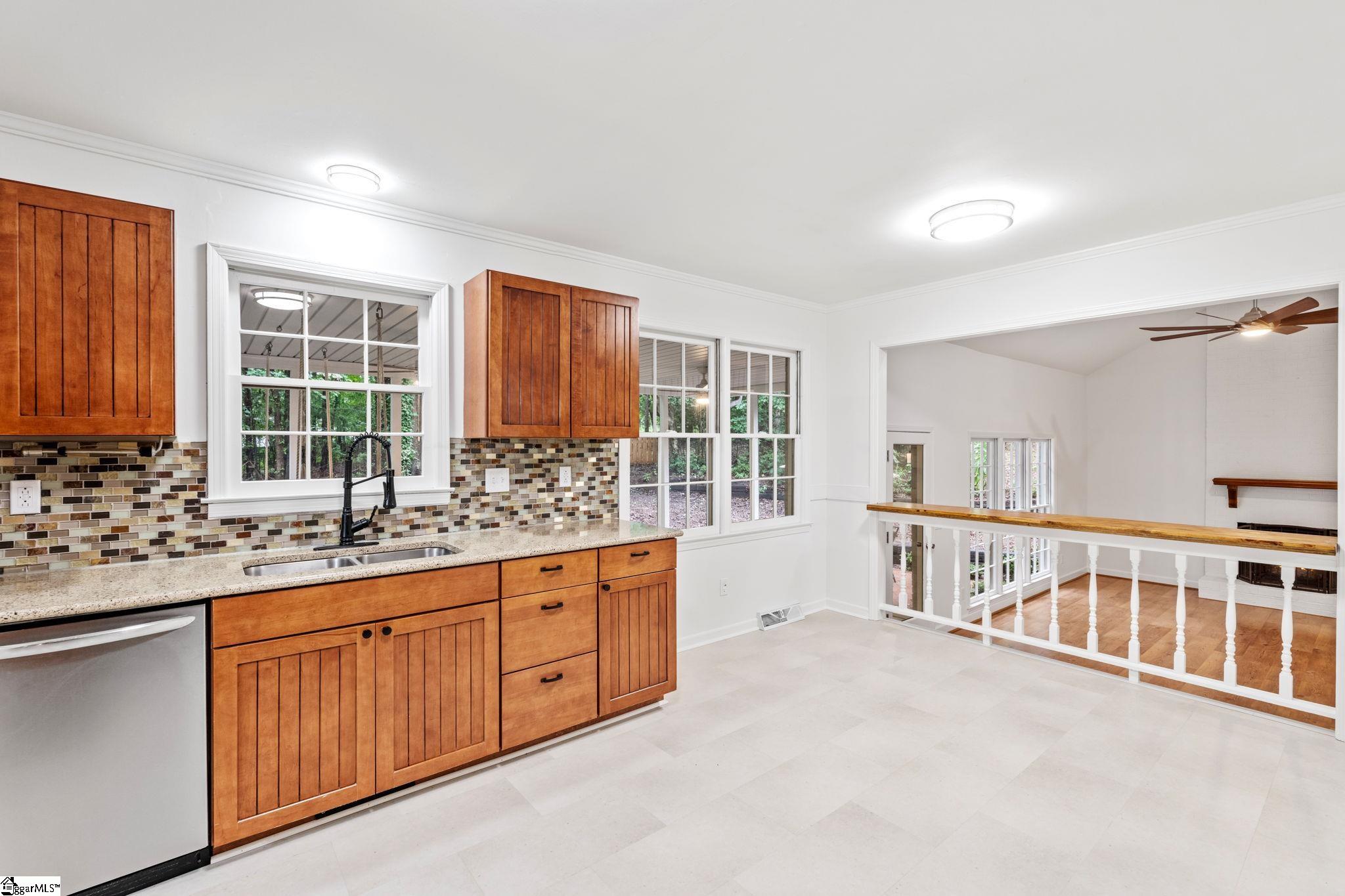 214 Appomattox Drive Simpsonville, SC 29681