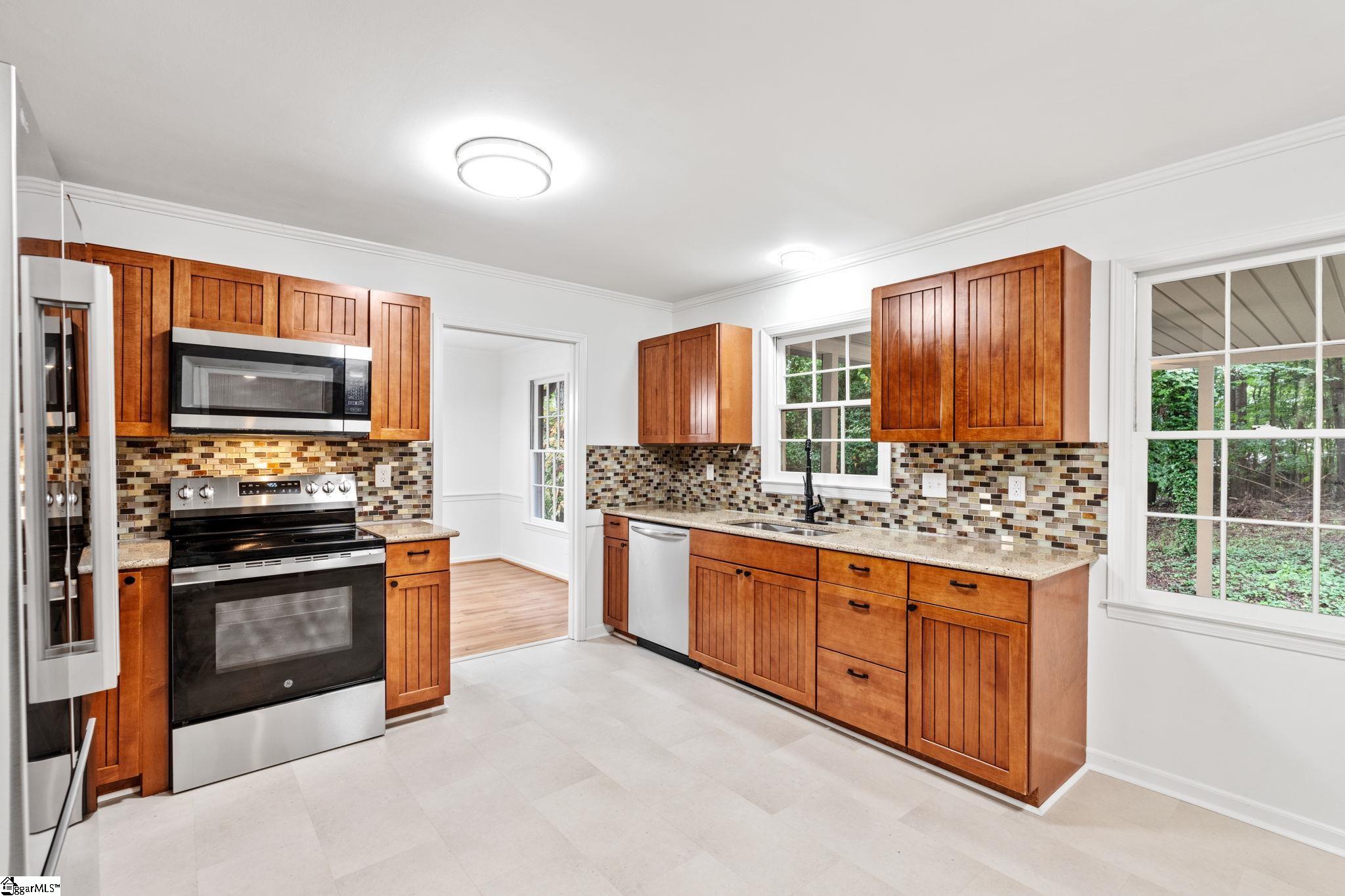 214 Appomattox Drive Simpsonville, SC 29681