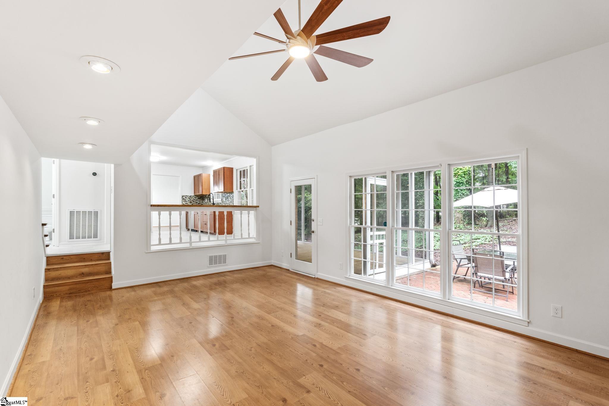 214 Appomattox Drive Simpsonville, SC 29681