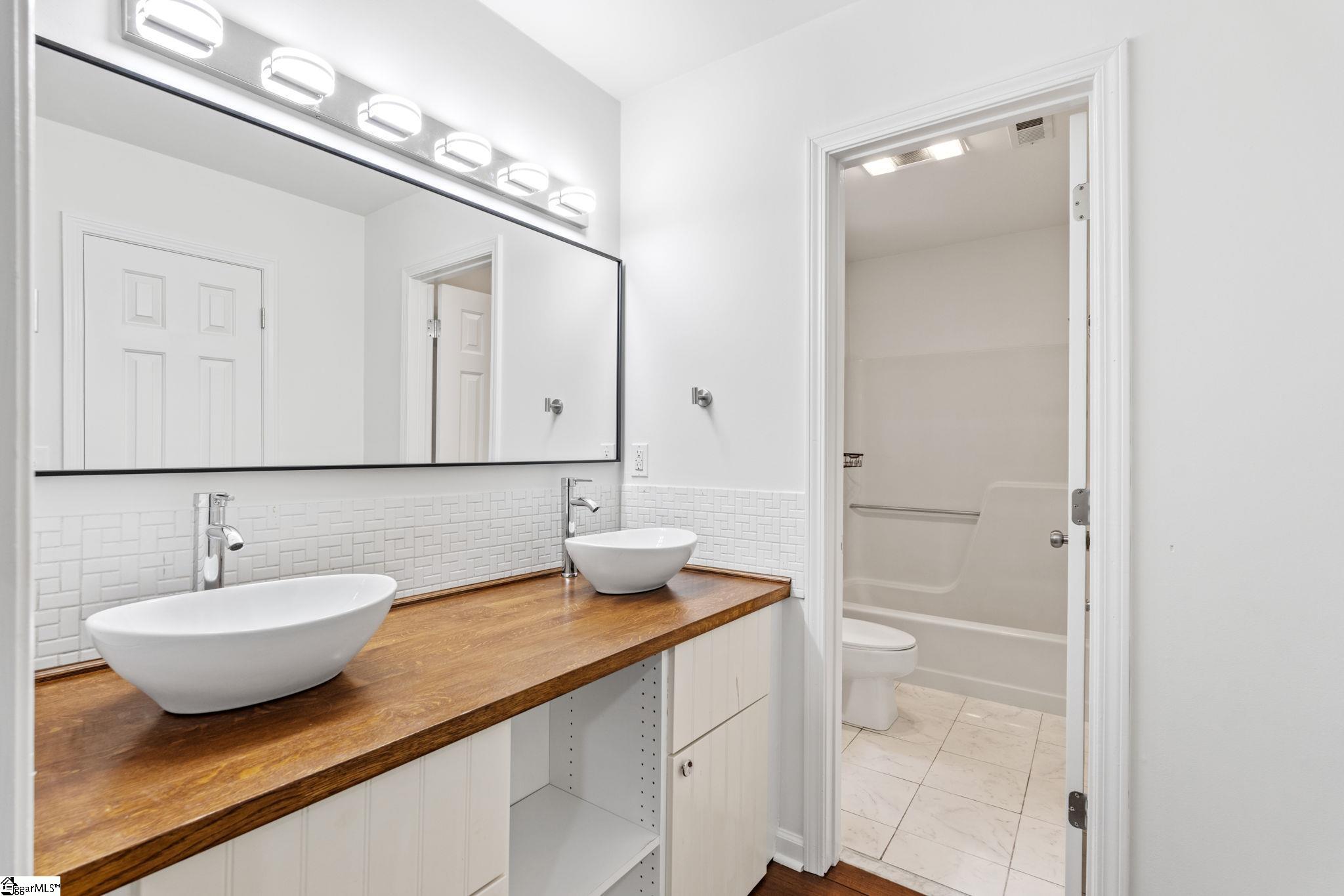 214 Appomattox Drive Simpsonville, SC 29681