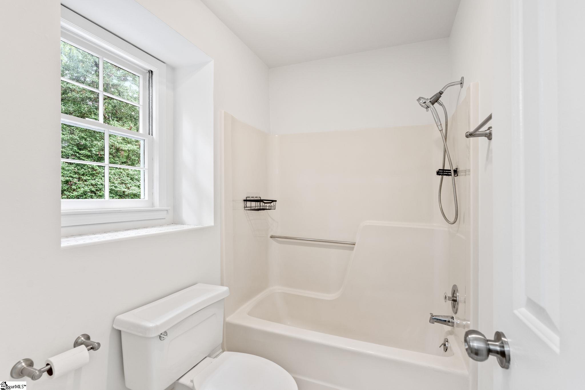 214 Appomattox Drive Simpsonville, SC 29681