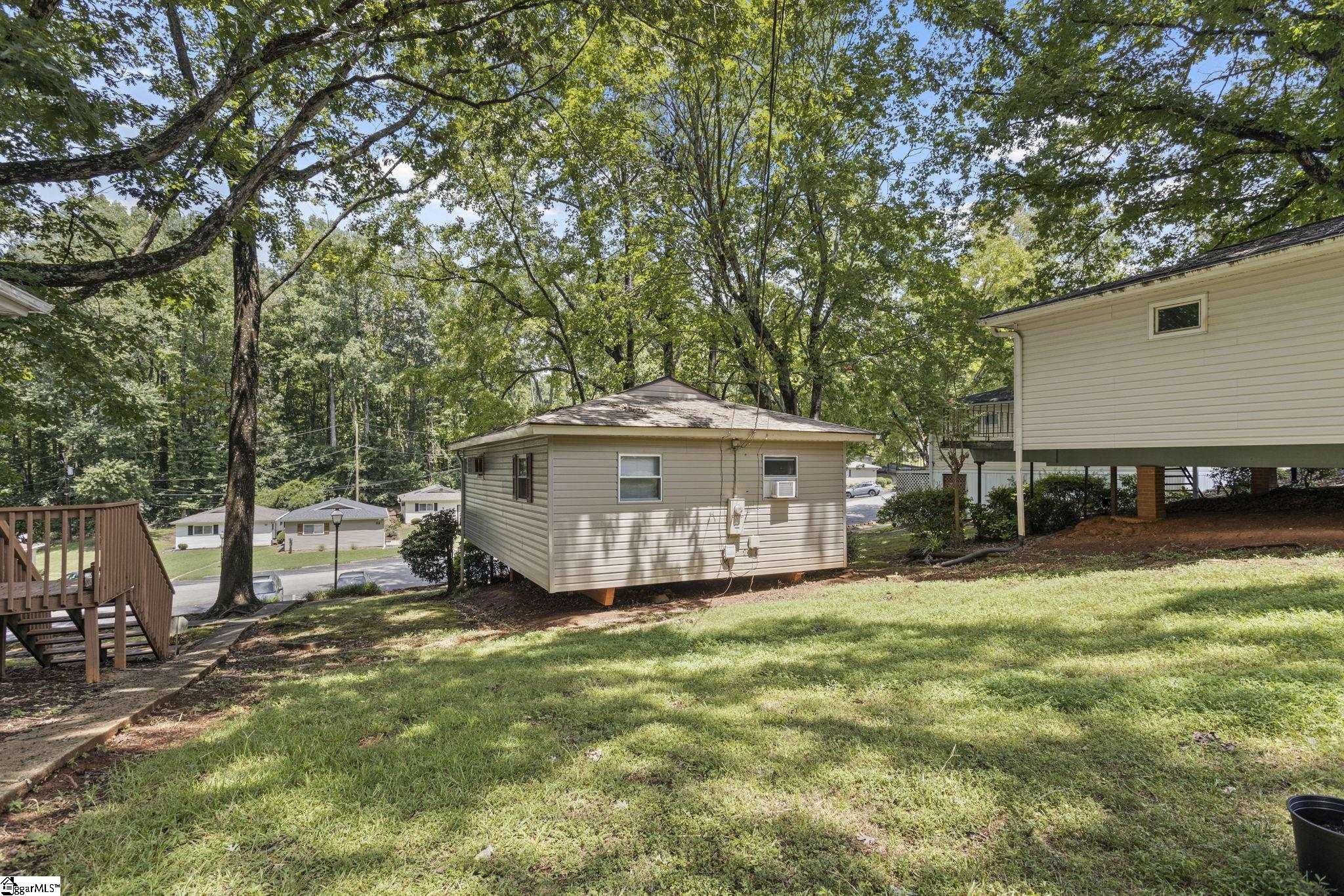 6 Kimbell Court Greenville, SC 29617