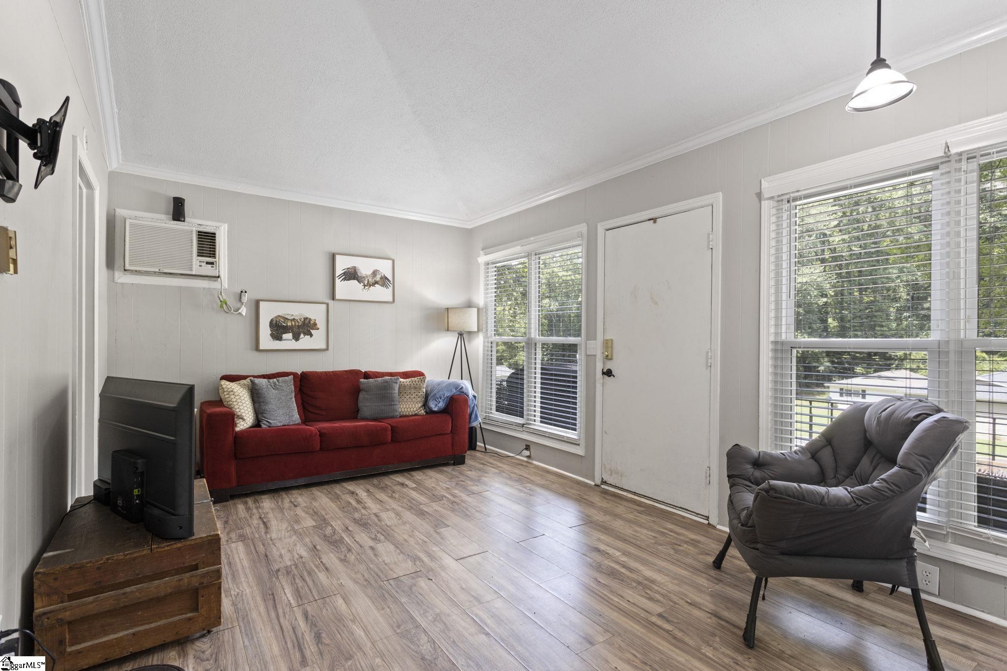 6 Kimbell Court Greenville, SC 29617