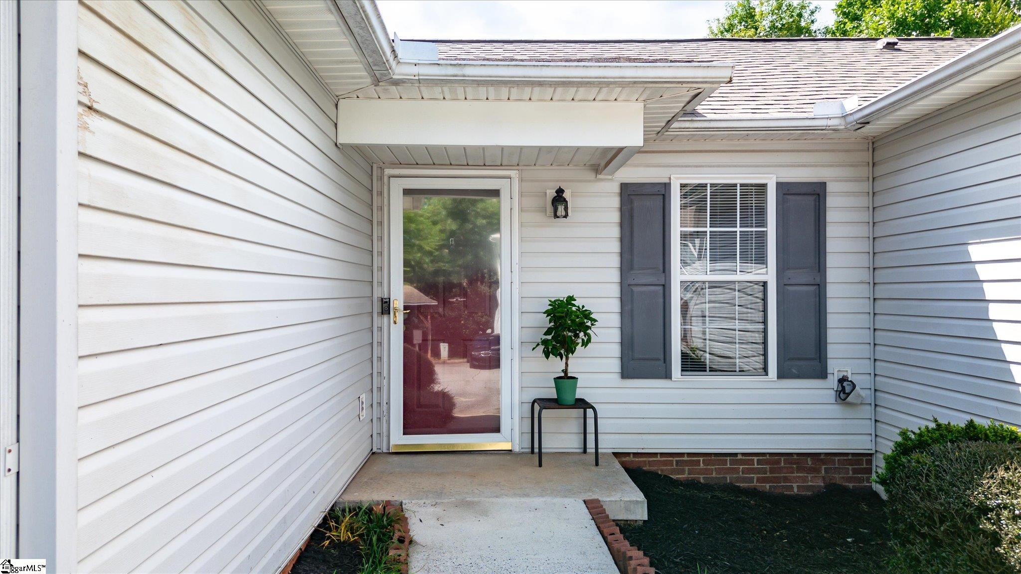 71 Huntress Drive Greer, SC 29651