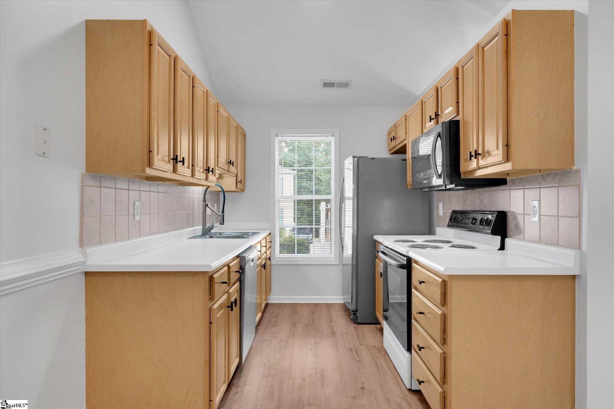 71 Huntress Drive Greer, SC 29651