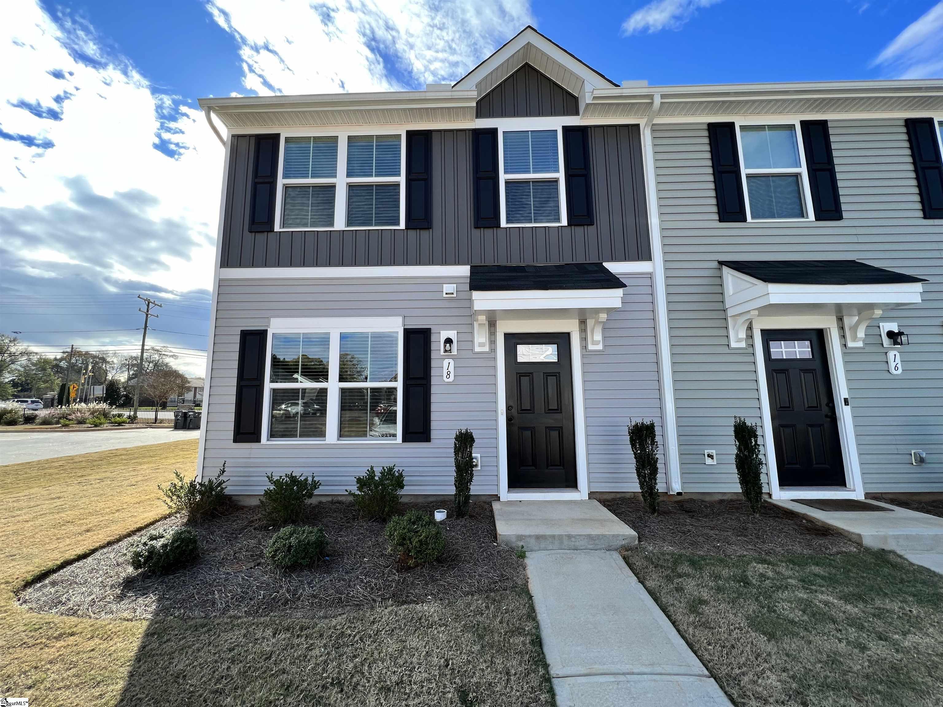 18 Pine Thicket Drive Greenville, SC 29617