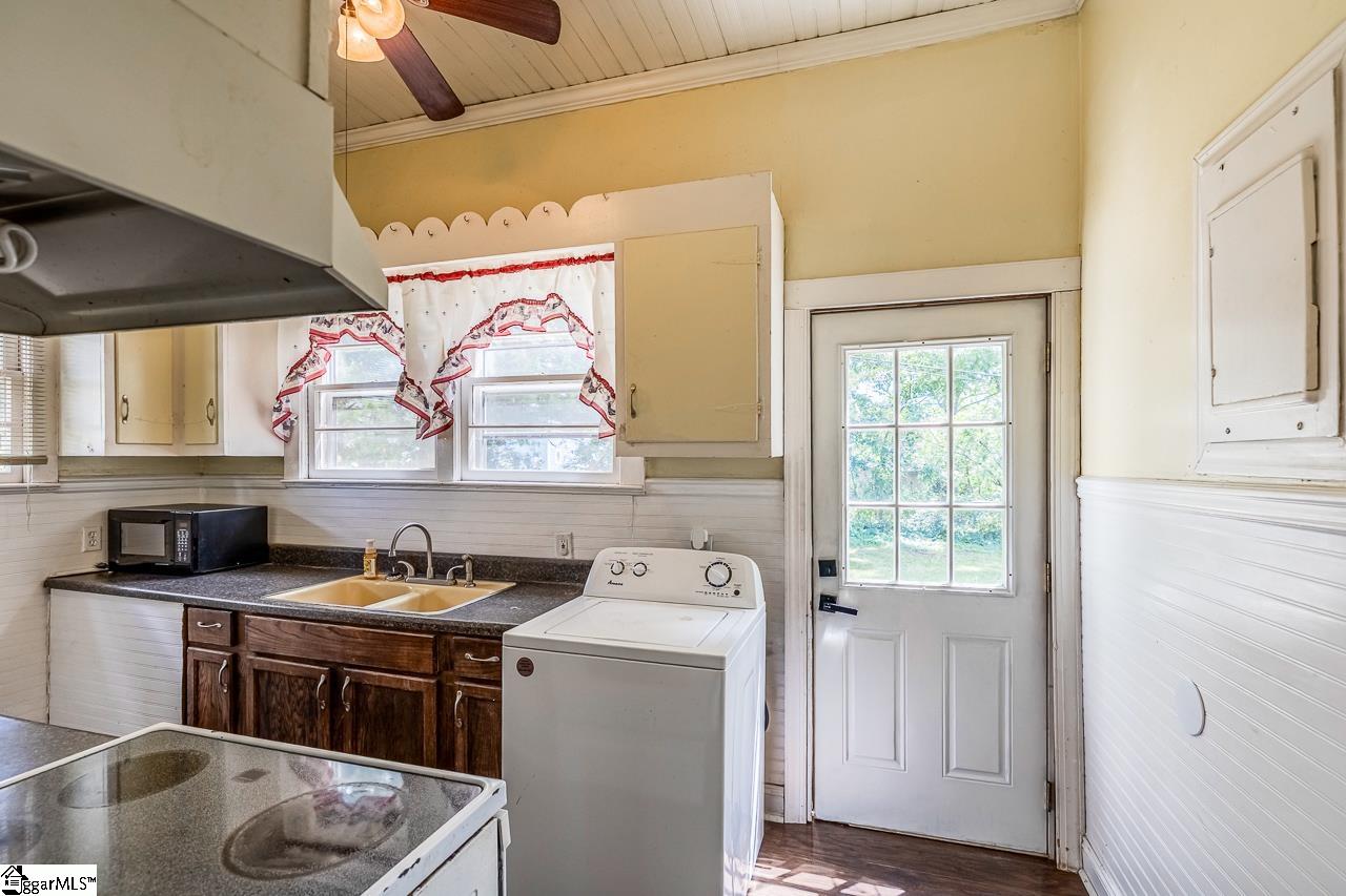 611 Round Street Woodruff, SC 29388