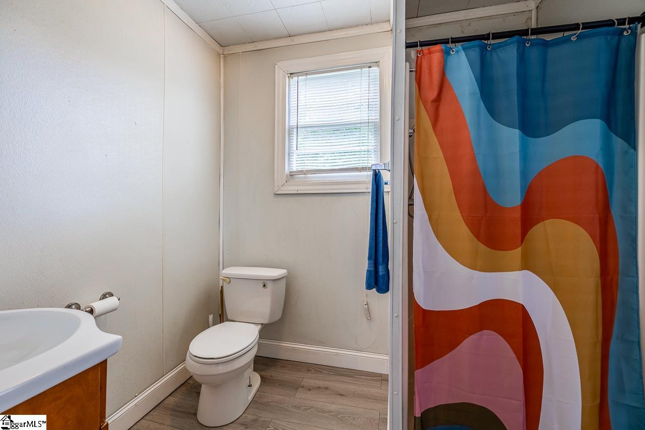 611 Round Street Woodruff, SC 29388