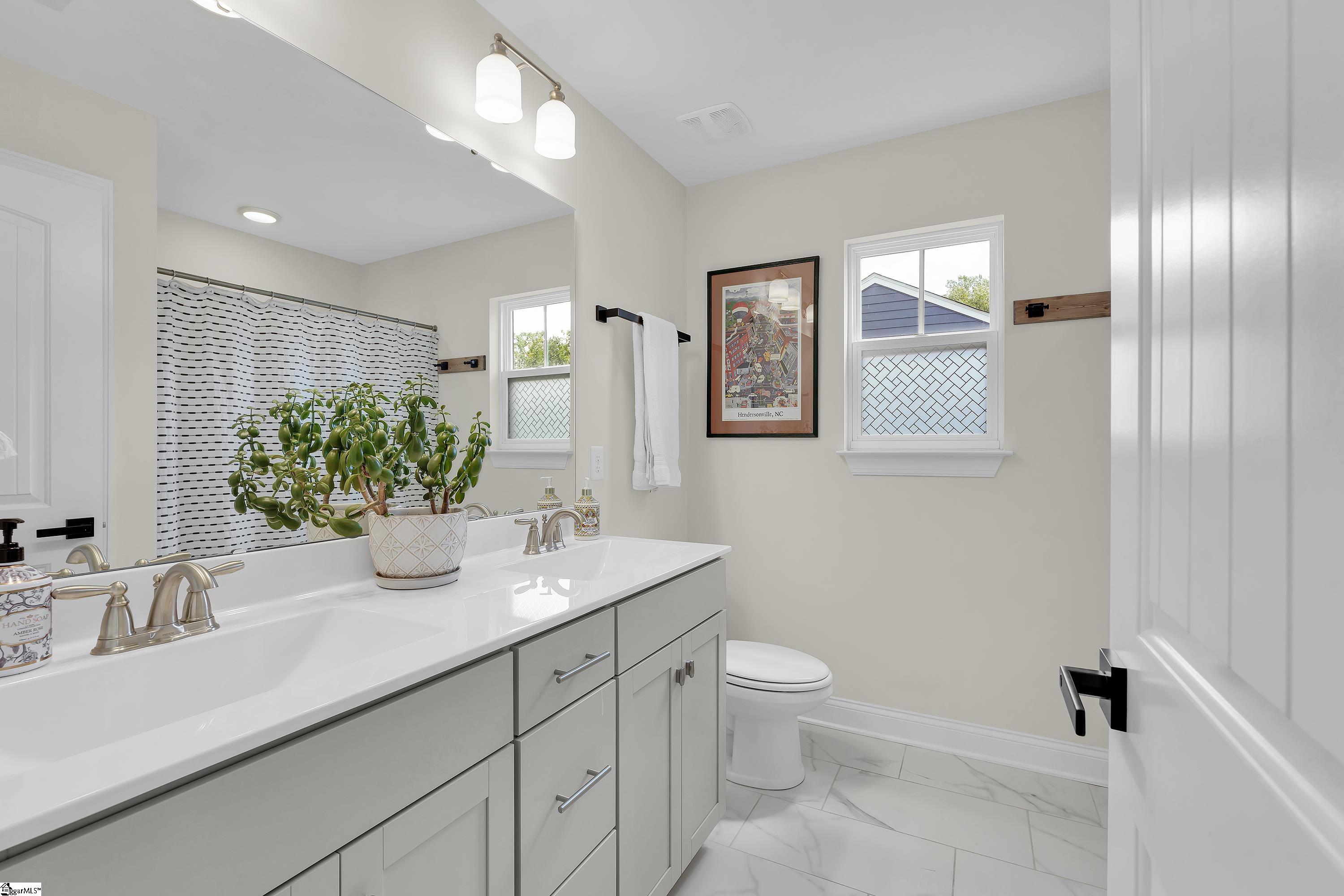 5 Foxbourne Way Simpsonville, SC 29681