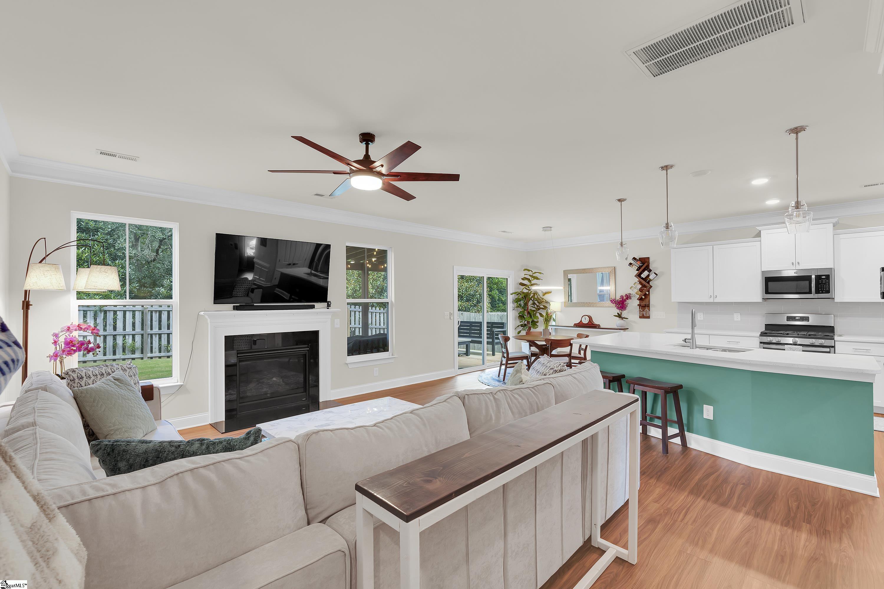 5 Foxbourne Way Simpsonville, SC 29681