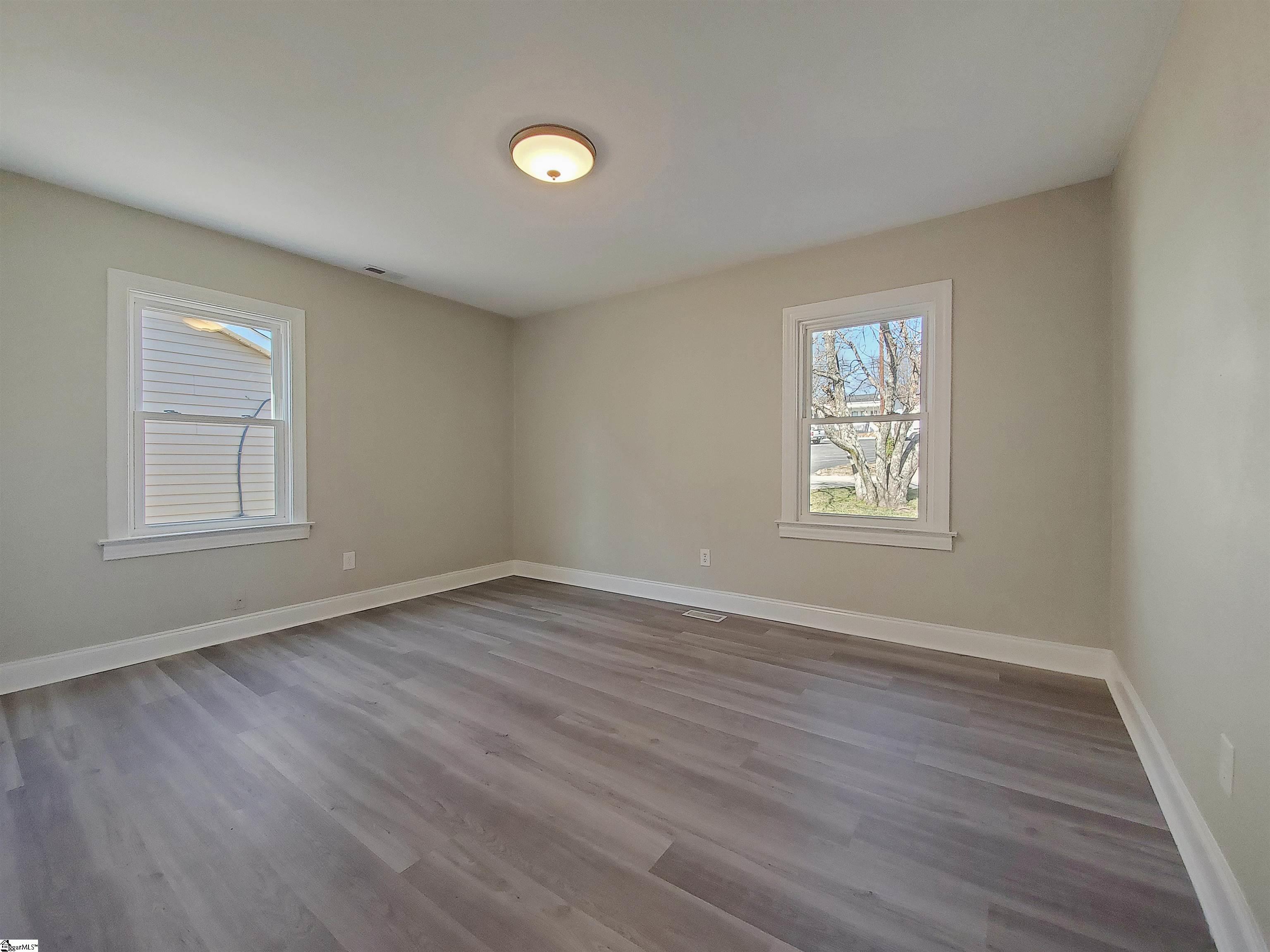 25 Agnew Road Greenville, SC 29611