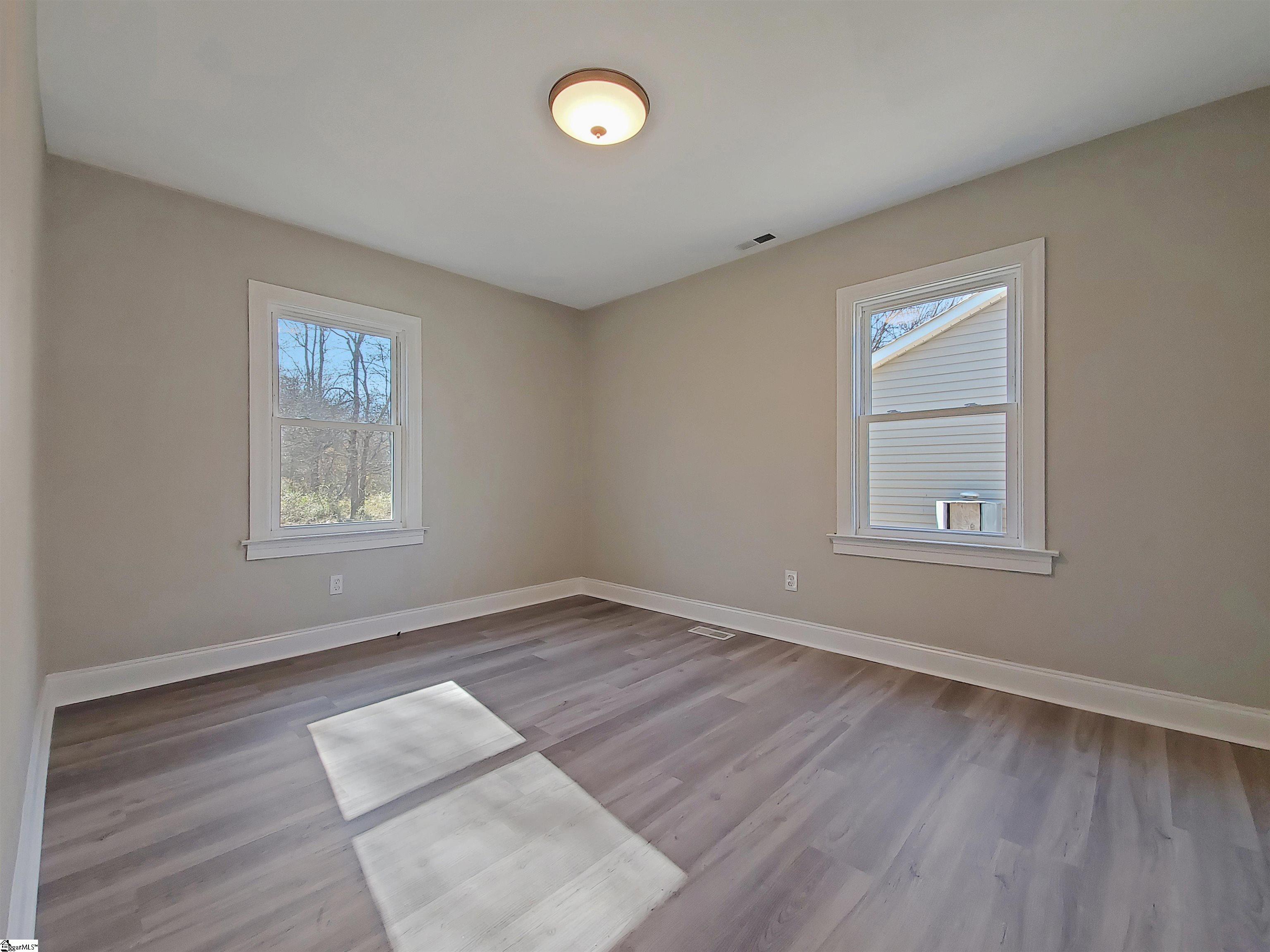 25 Agnew Road Greenville, SC 29611