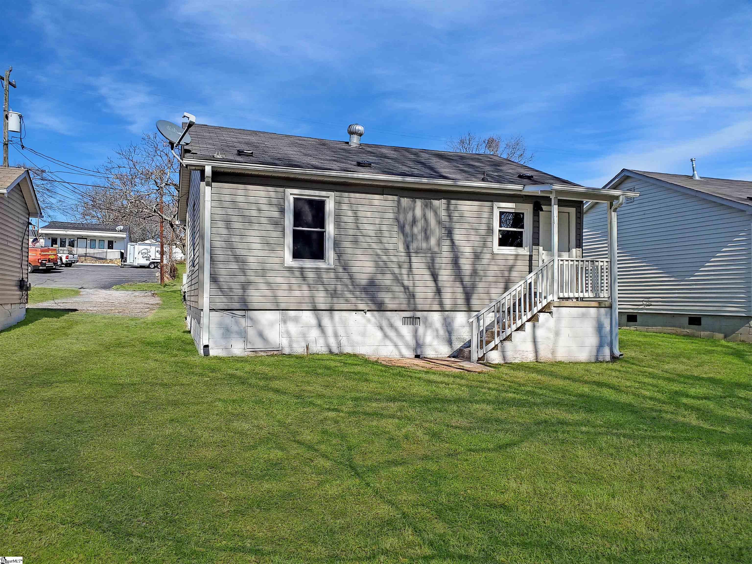 25 Agnew Road Greenville, SC 29611